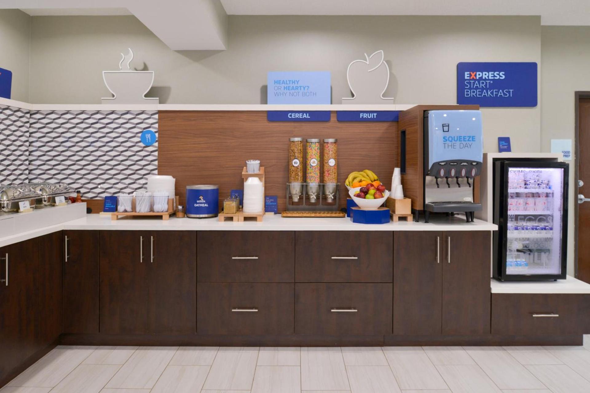 Holiday Inn Express Wixom by IHG photo 61