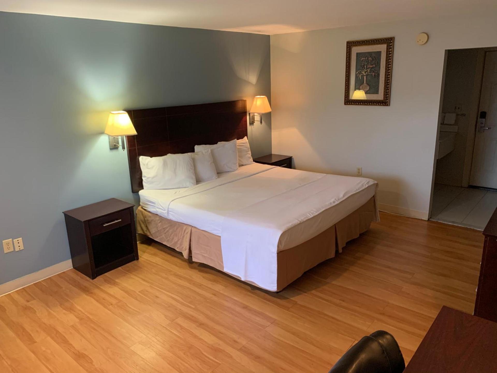 Crystal Inn Eatontown photo 3