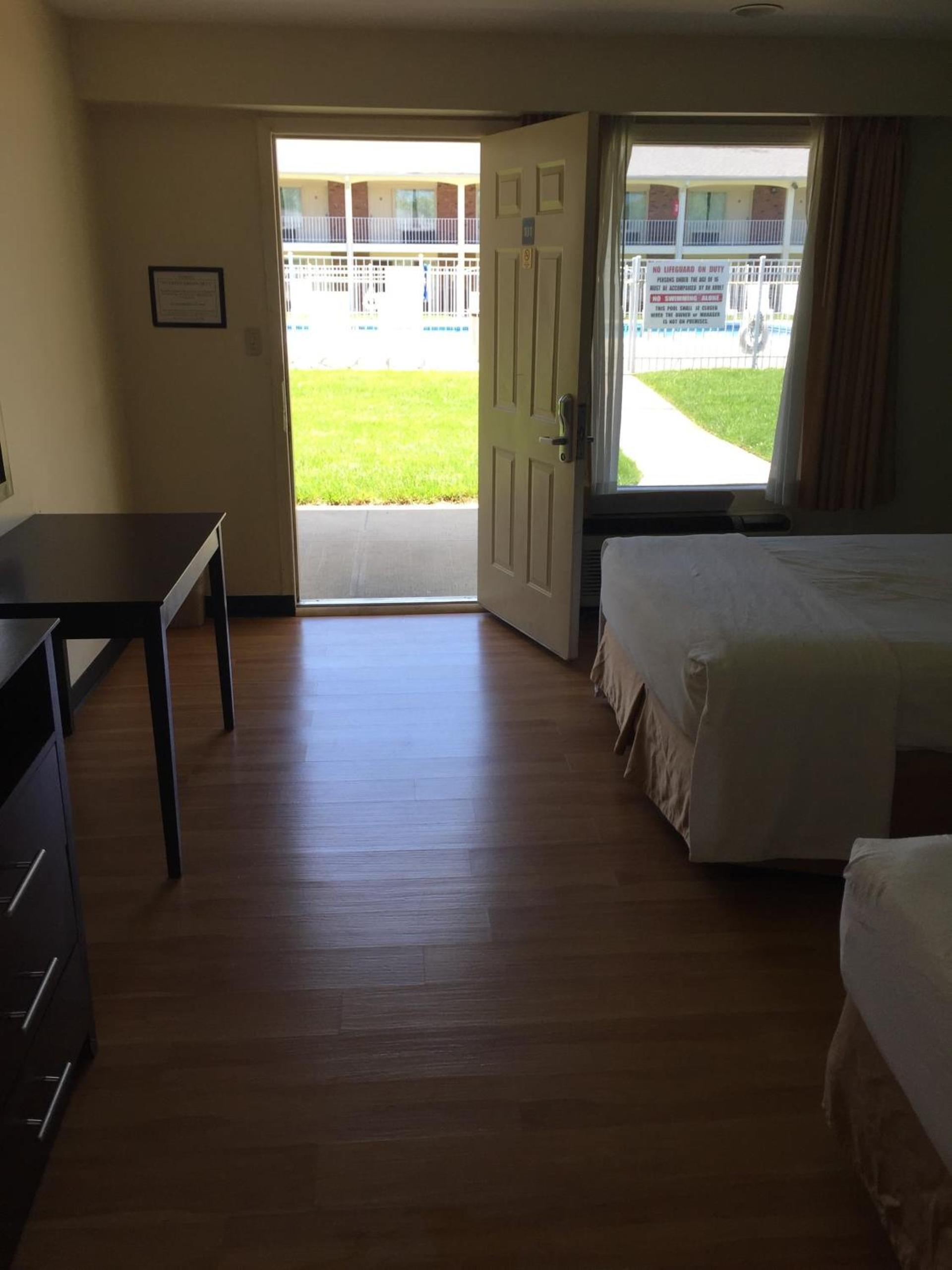 Crystal Inn Eatontown photo 23