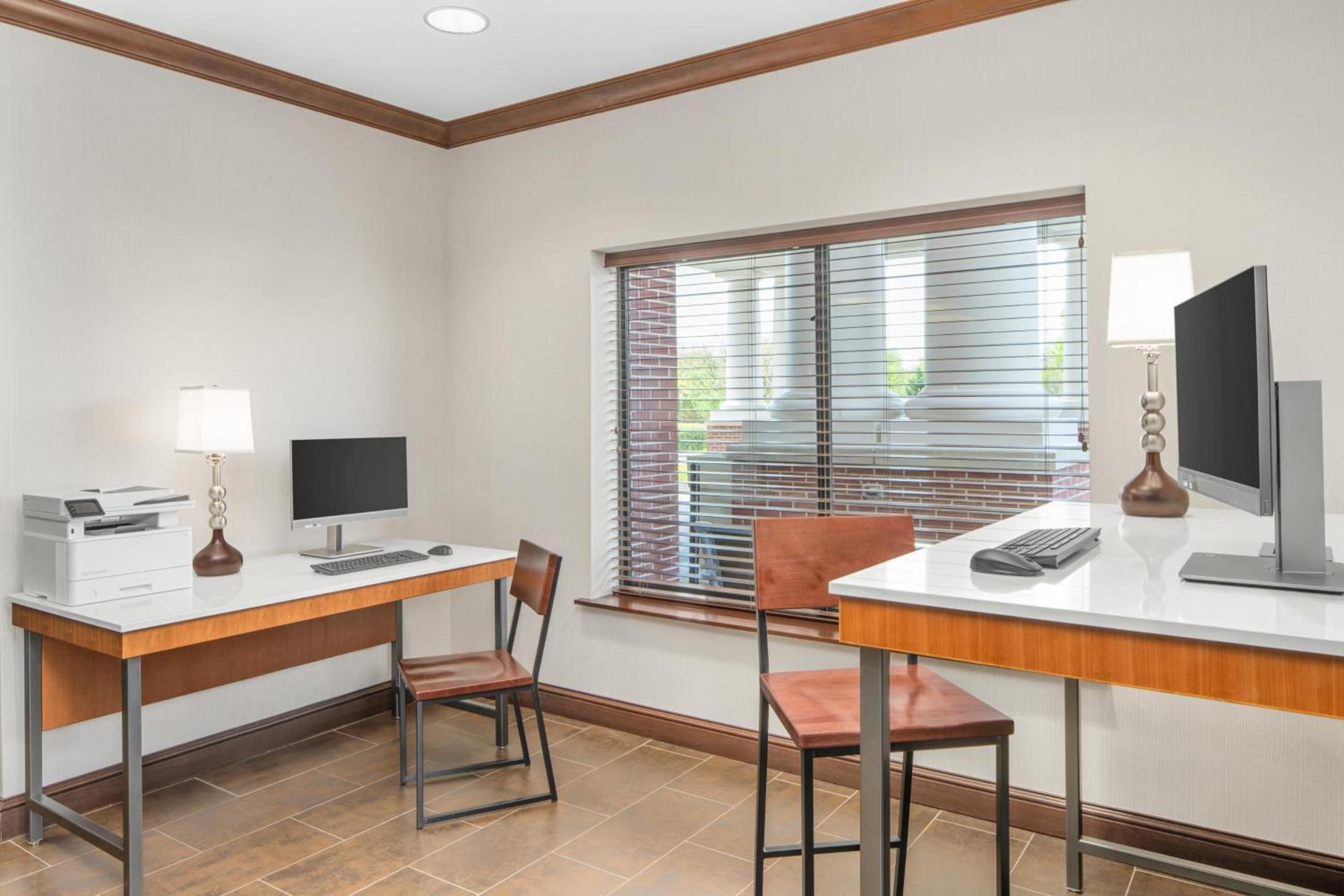Holiday Inn Express & Suites Wilmington-Newark by IHG photo 5