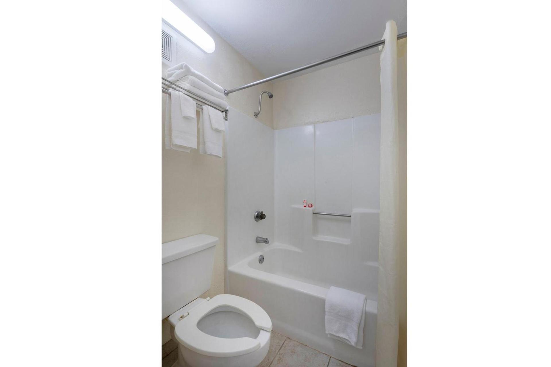 Econo Lodge Kannapolis - Concord photo 49