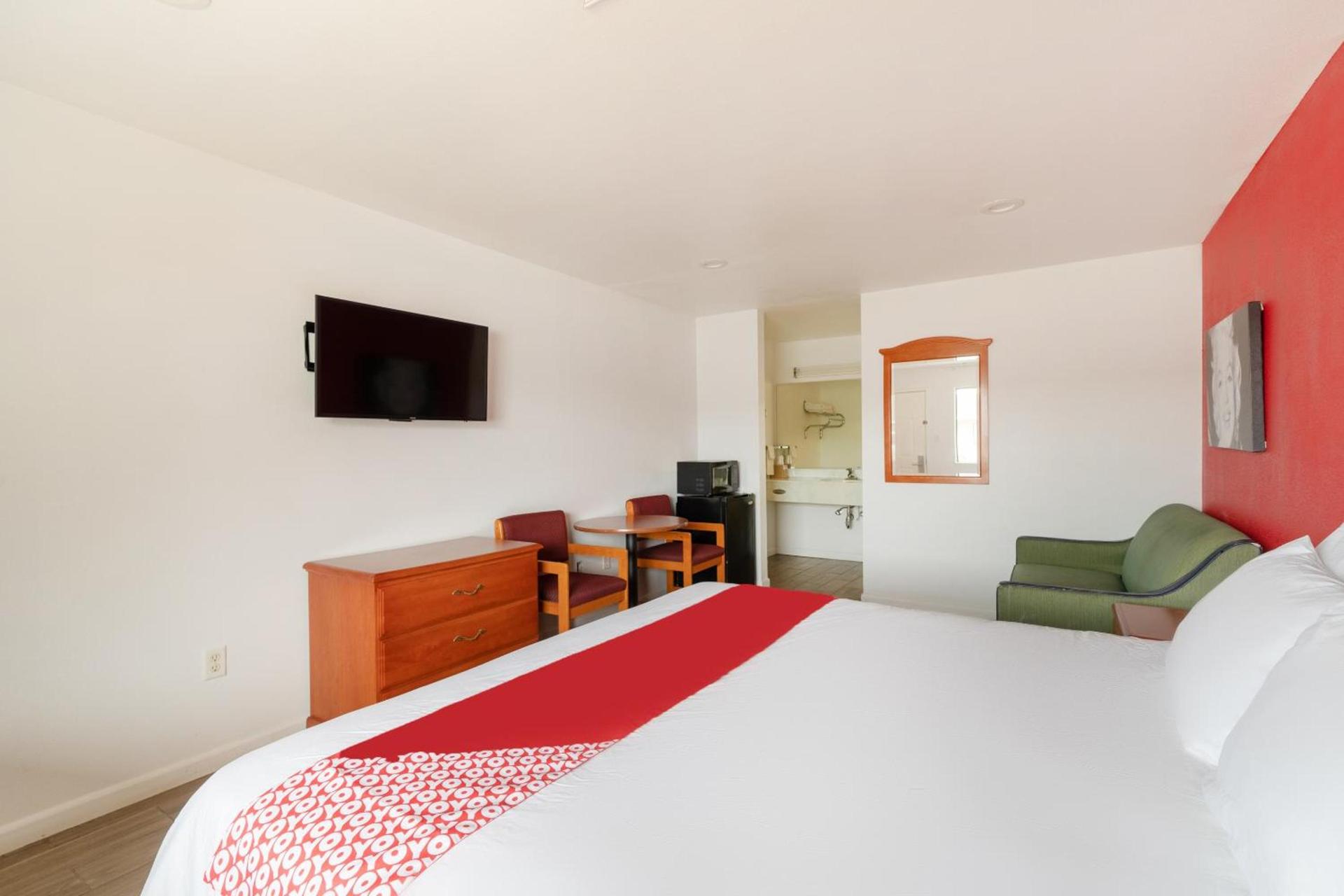 OYO Hotel San Antonio near AT&T Center photo 63
