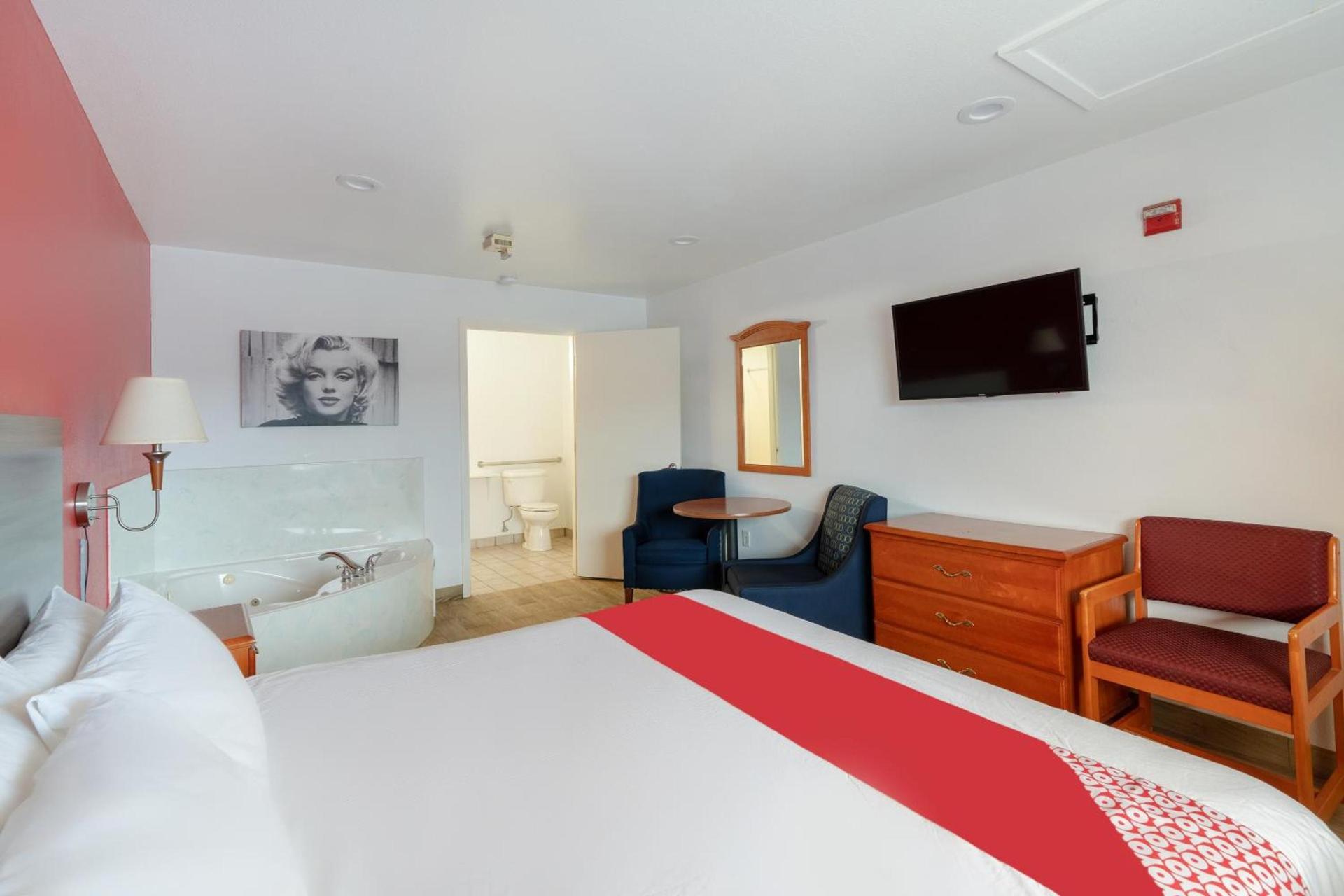 OYO Hotel San Antonio near AT&T Center photo 57