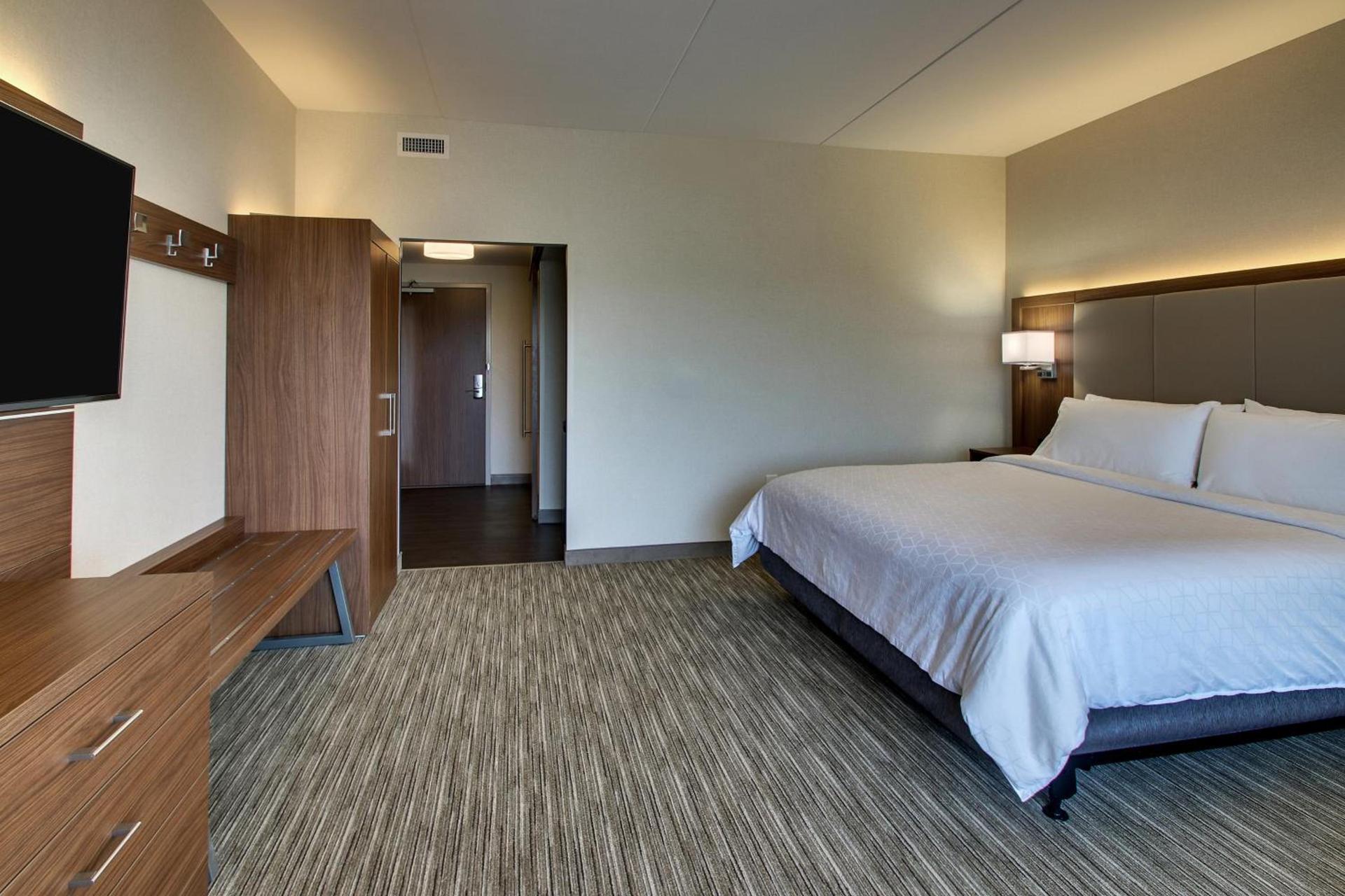 Holiday Inn Express & Suites Findlay North by IHG photo 12