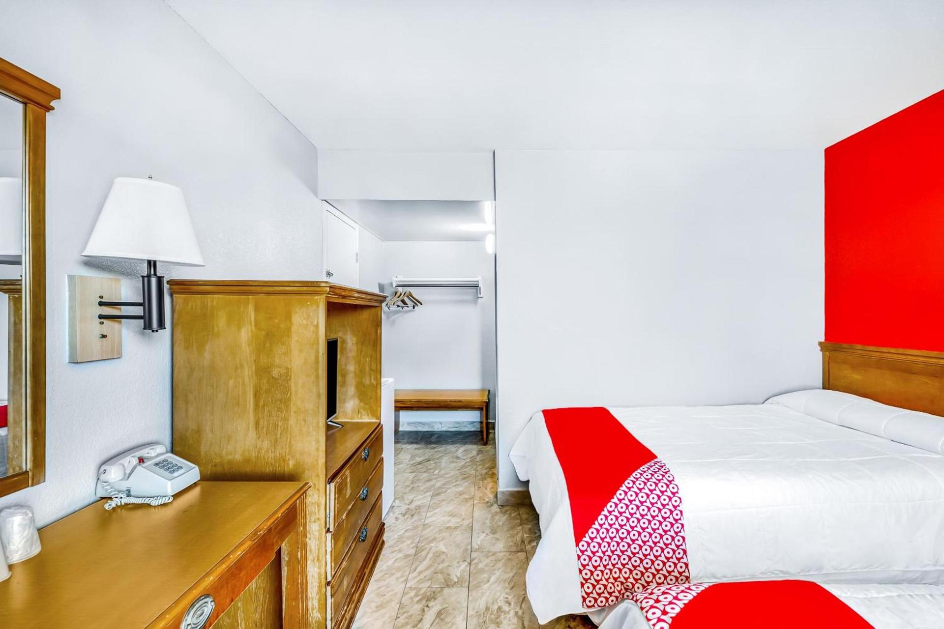 OYO Hotel Houston Southwest I-69 photo 39