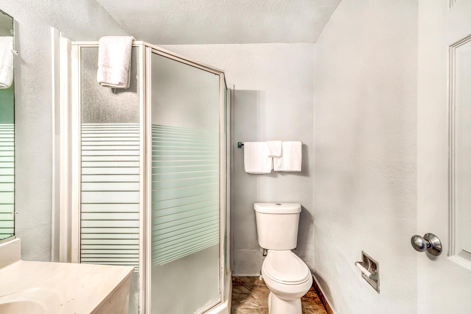 OYO Hotel Houston Southwest I-69 photo 37