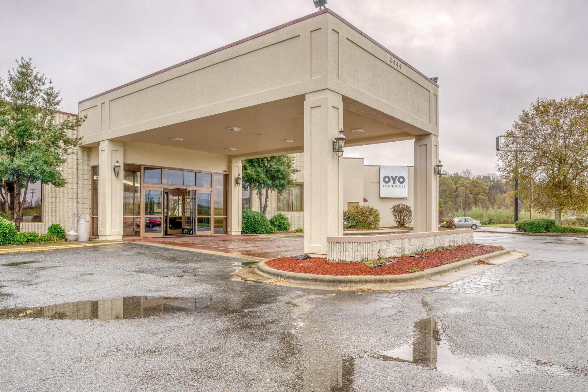 OYO Hotel Burlington South photo 42