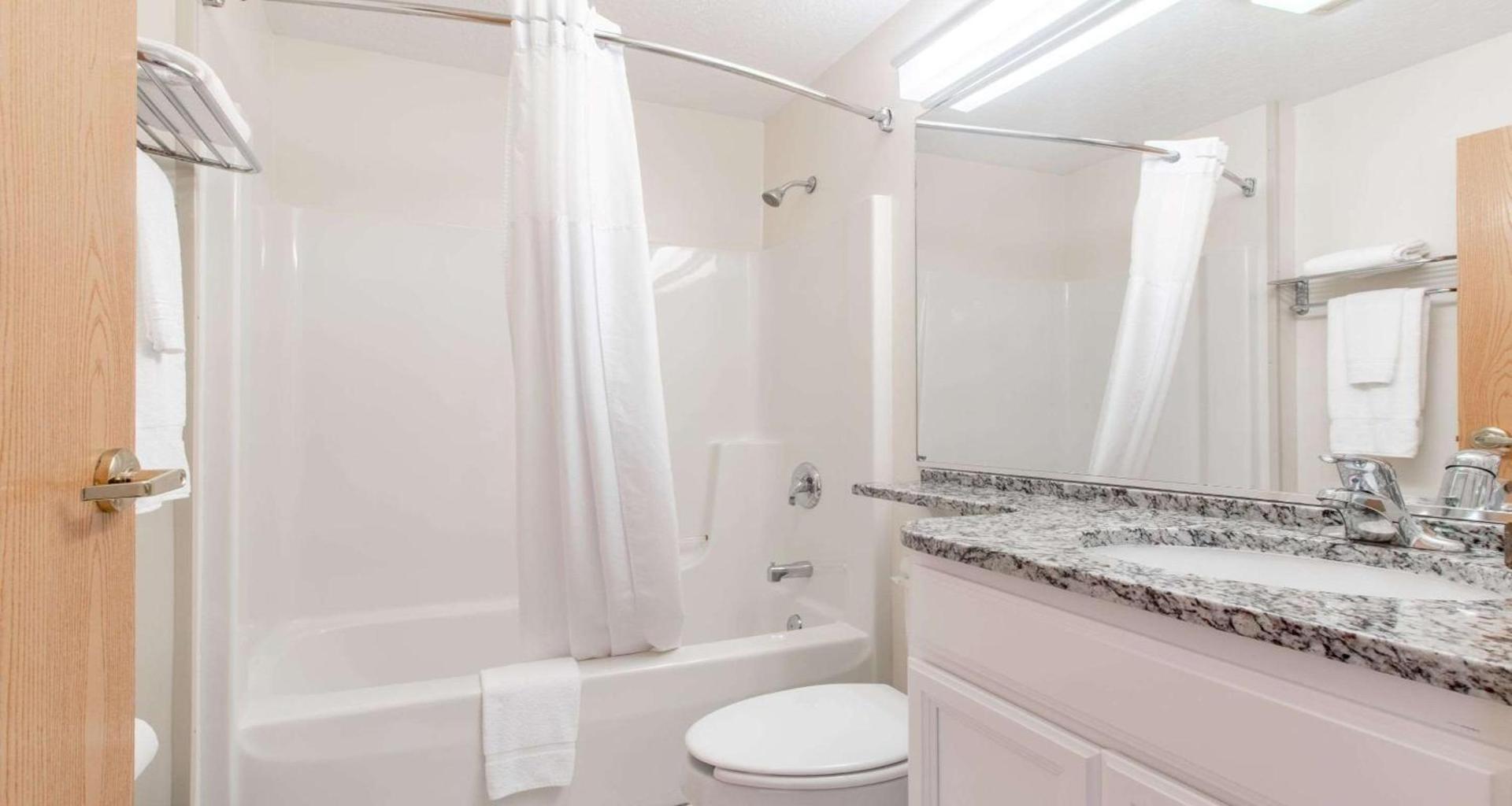 SureStay Hotel by Best Western Christiansburg Blacksburg photo 18