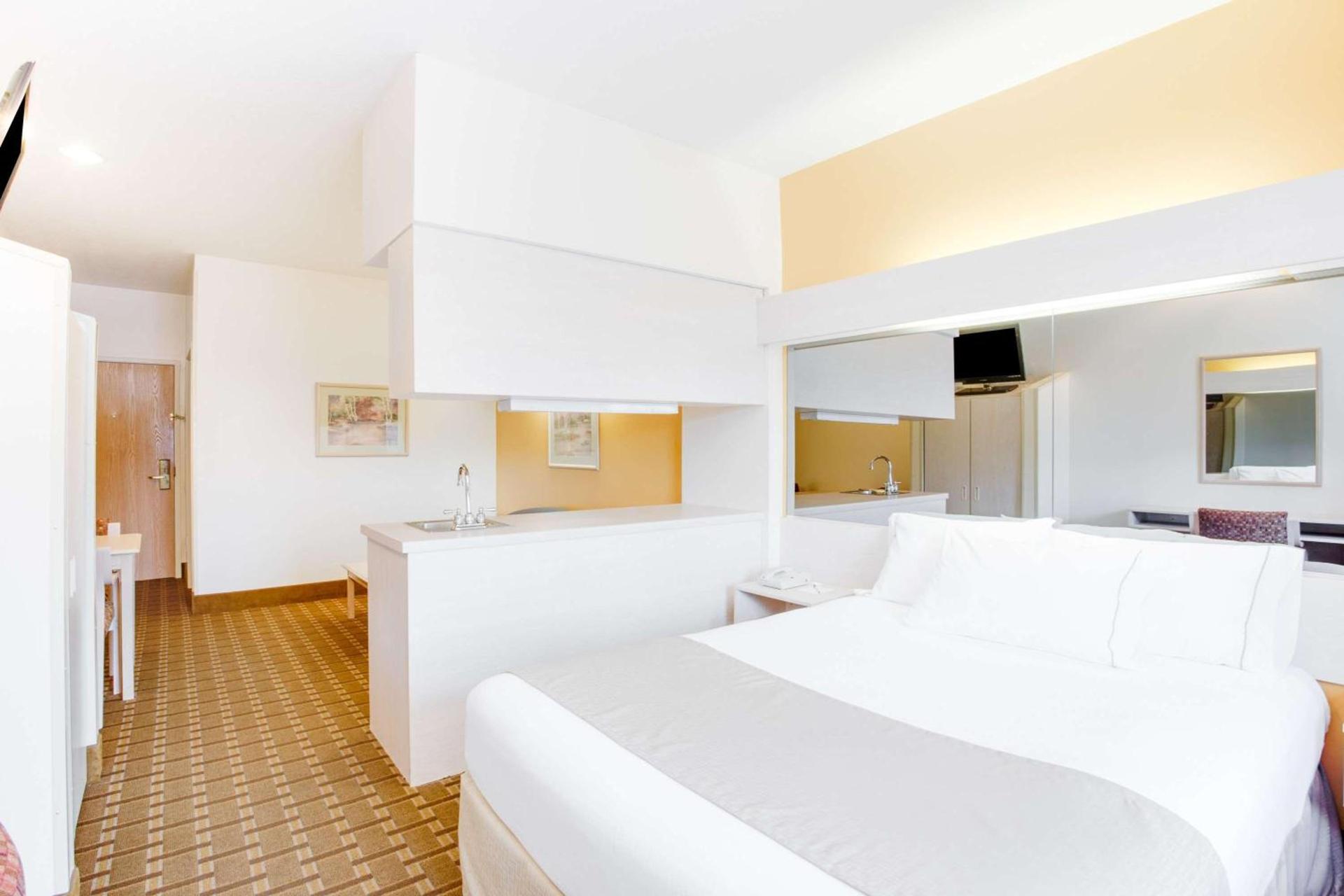 SureStay Hotel by Best Western Christiansburg Blacksburg photo 7