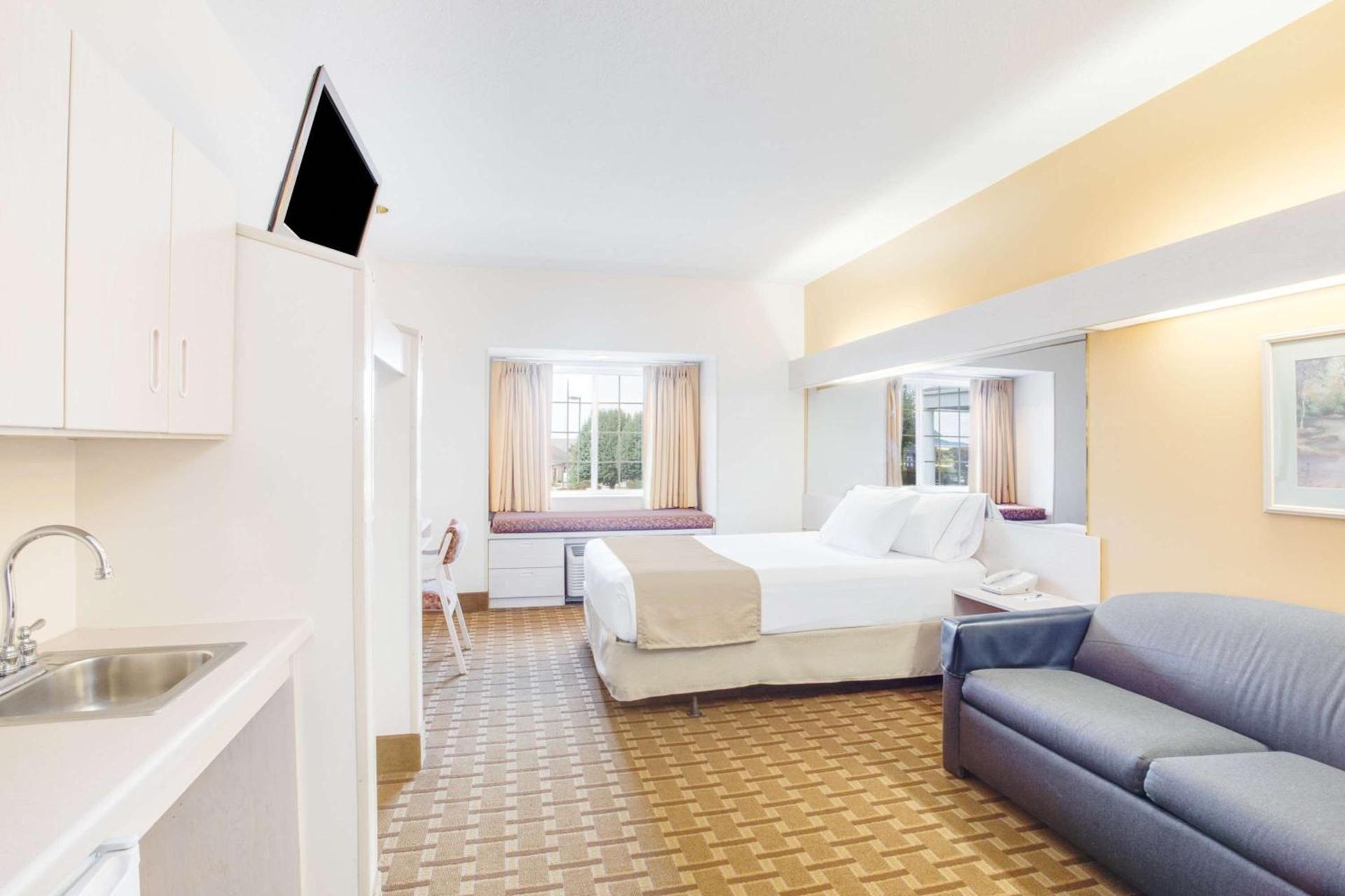SureStay Hotel by Best Western Christiansburg Blacksburg photo 8