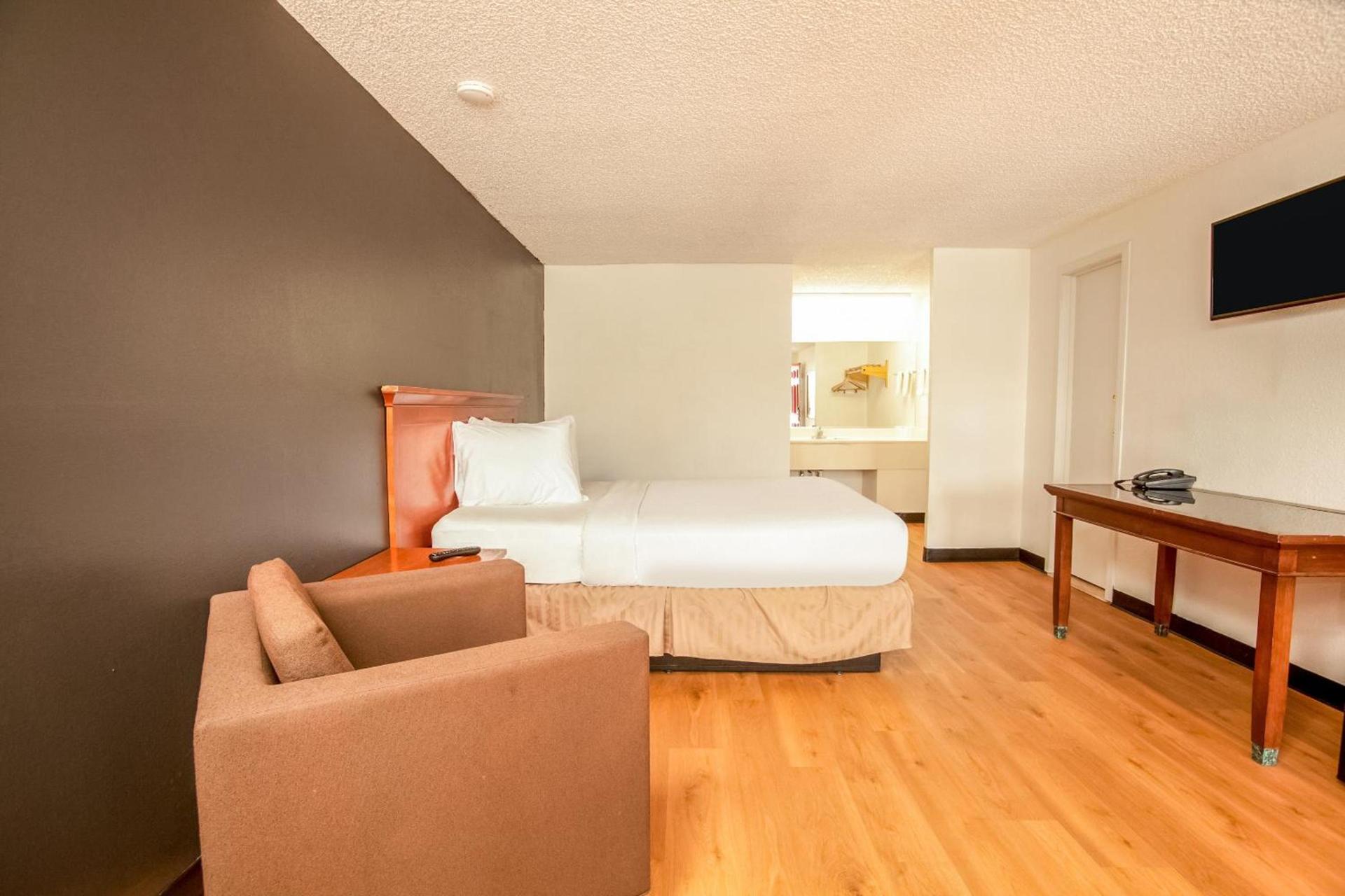 OYO Hotel Centralia photo 44