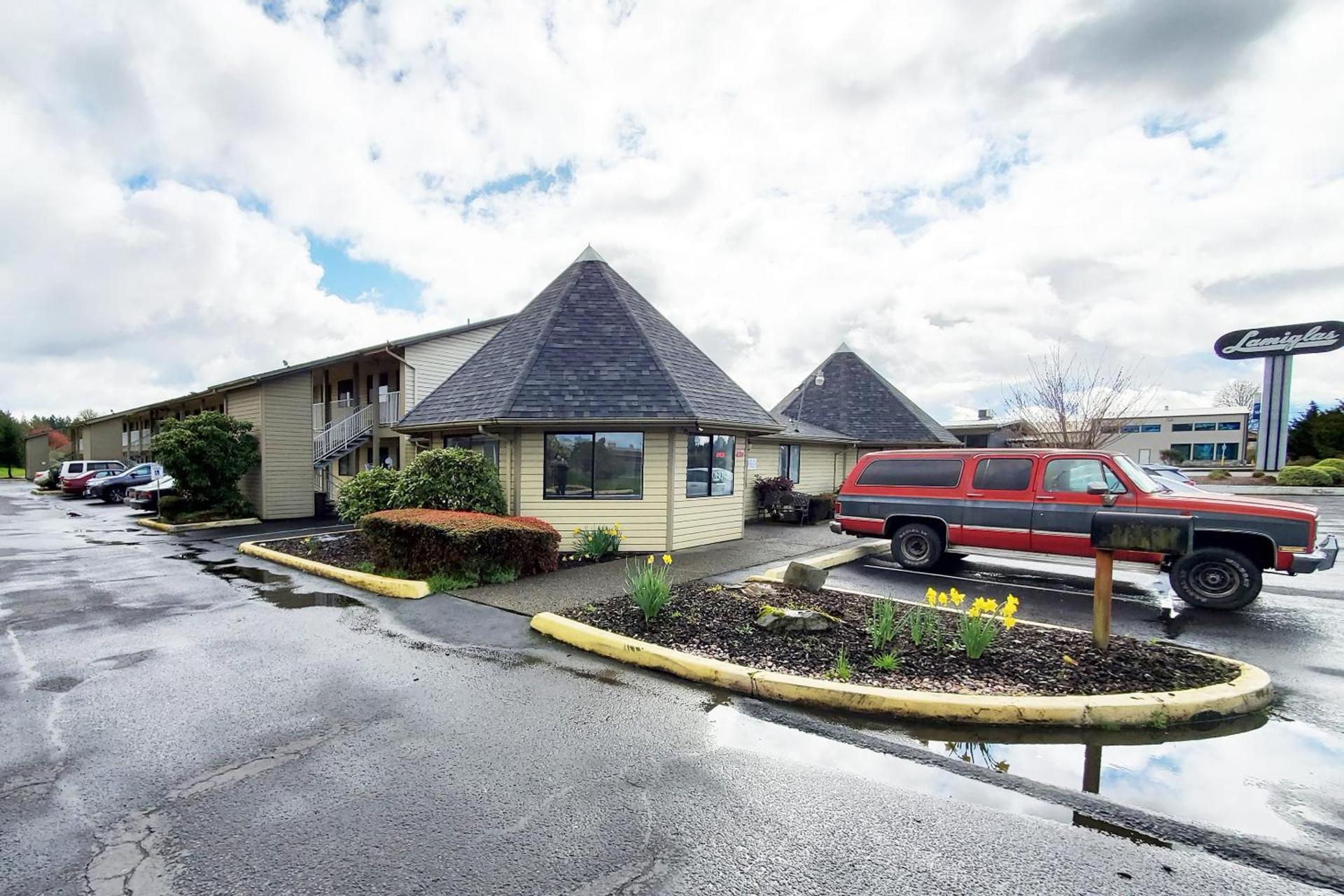 OYO Woodland Hotel and Suites photo 58