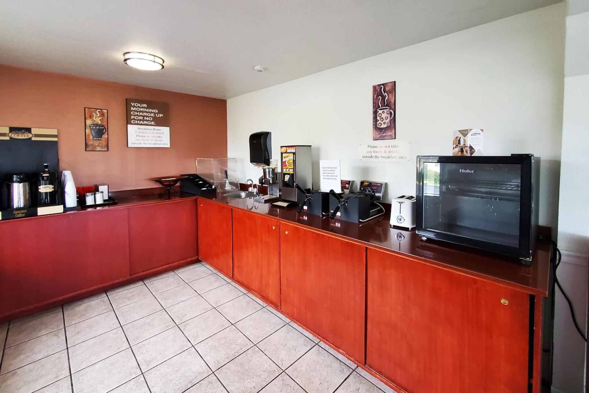 OYO Woodland Hotel and Suites photo 56