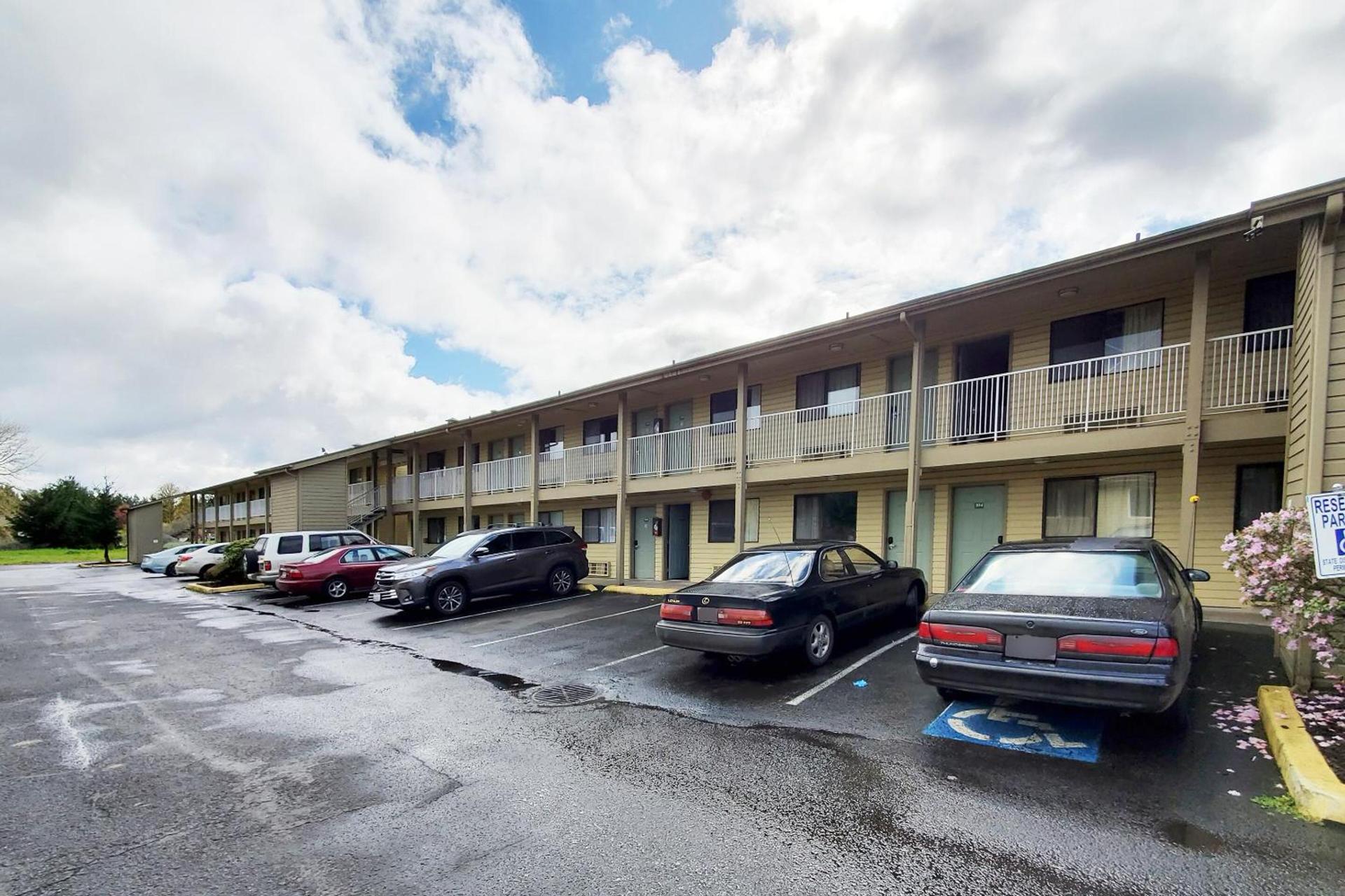 OYO Woodland Hotel and Suites photo 52
