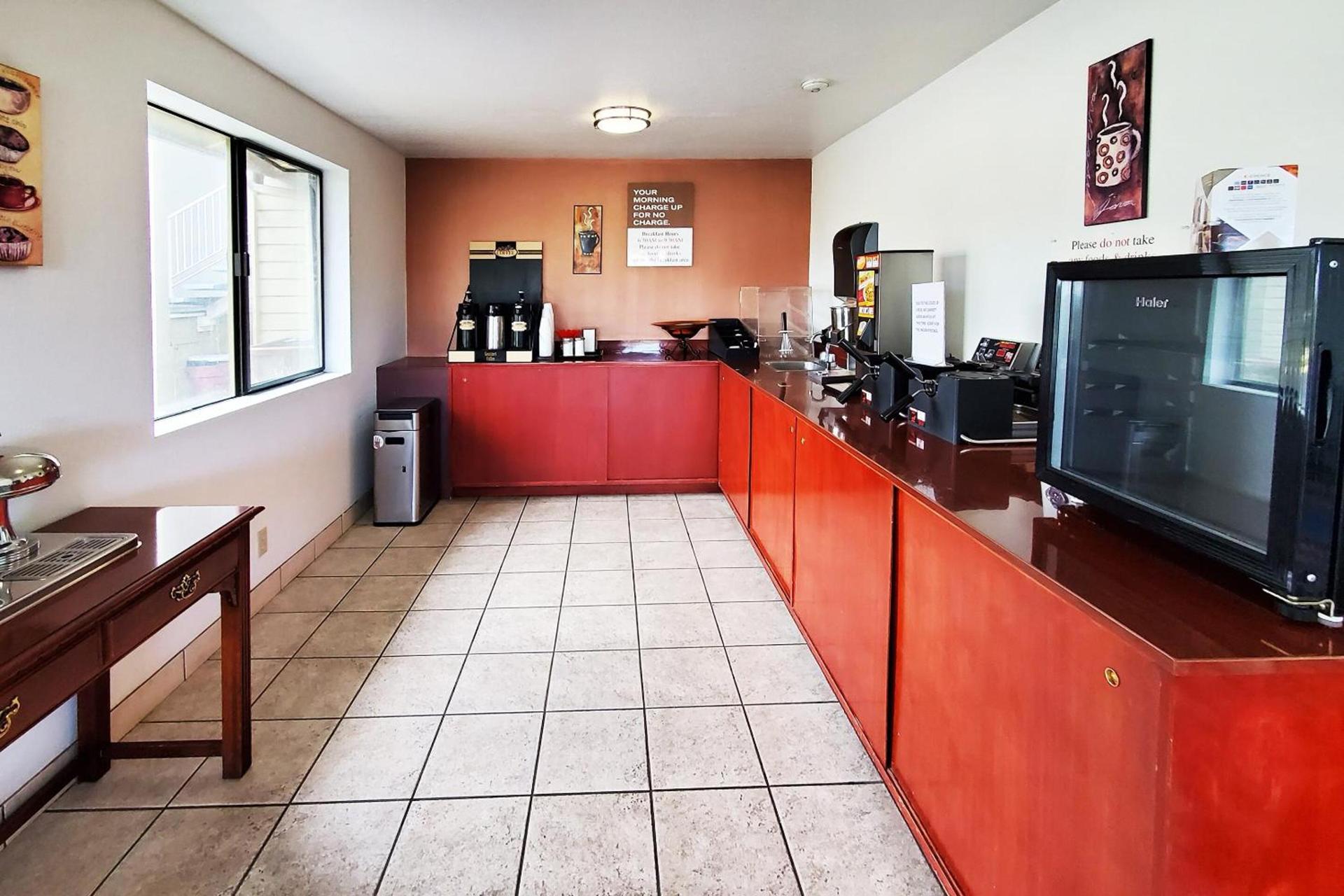 OYO Woodland Hotel and Suites photo 50