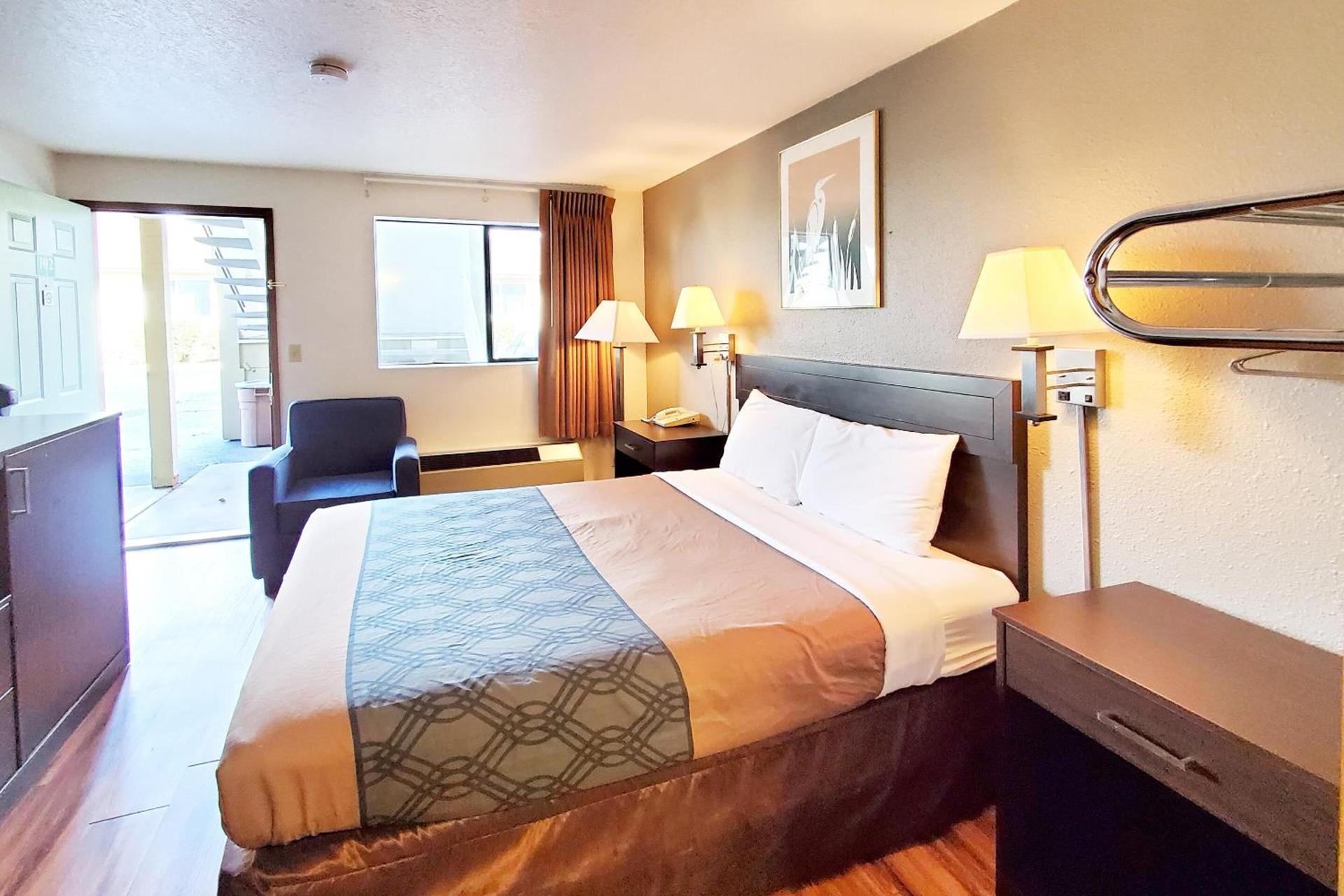 OYO Woodland Hotel and Suites photo 49