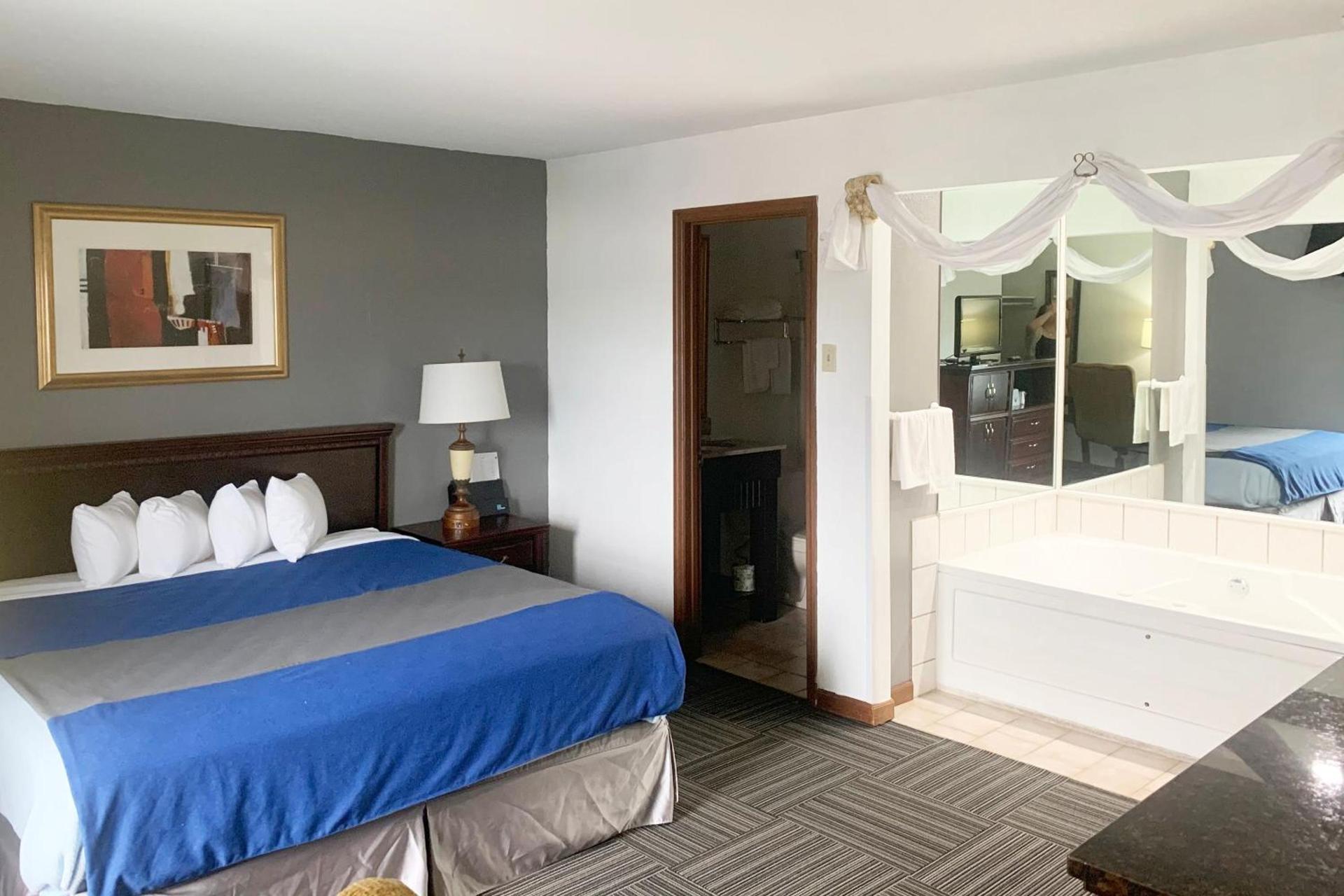 Lakeview Inn photo 24