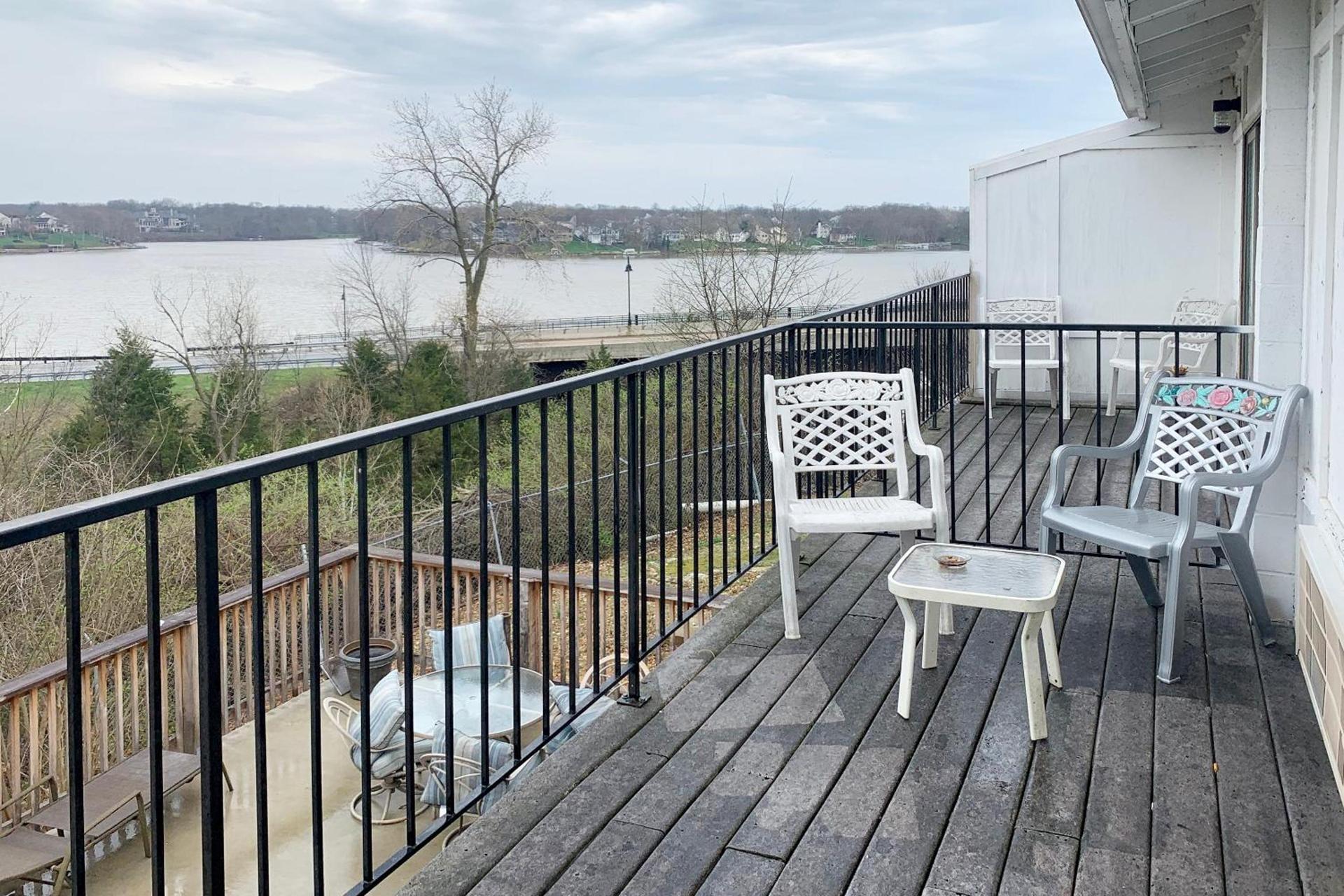 Lakeview Inn photo 2