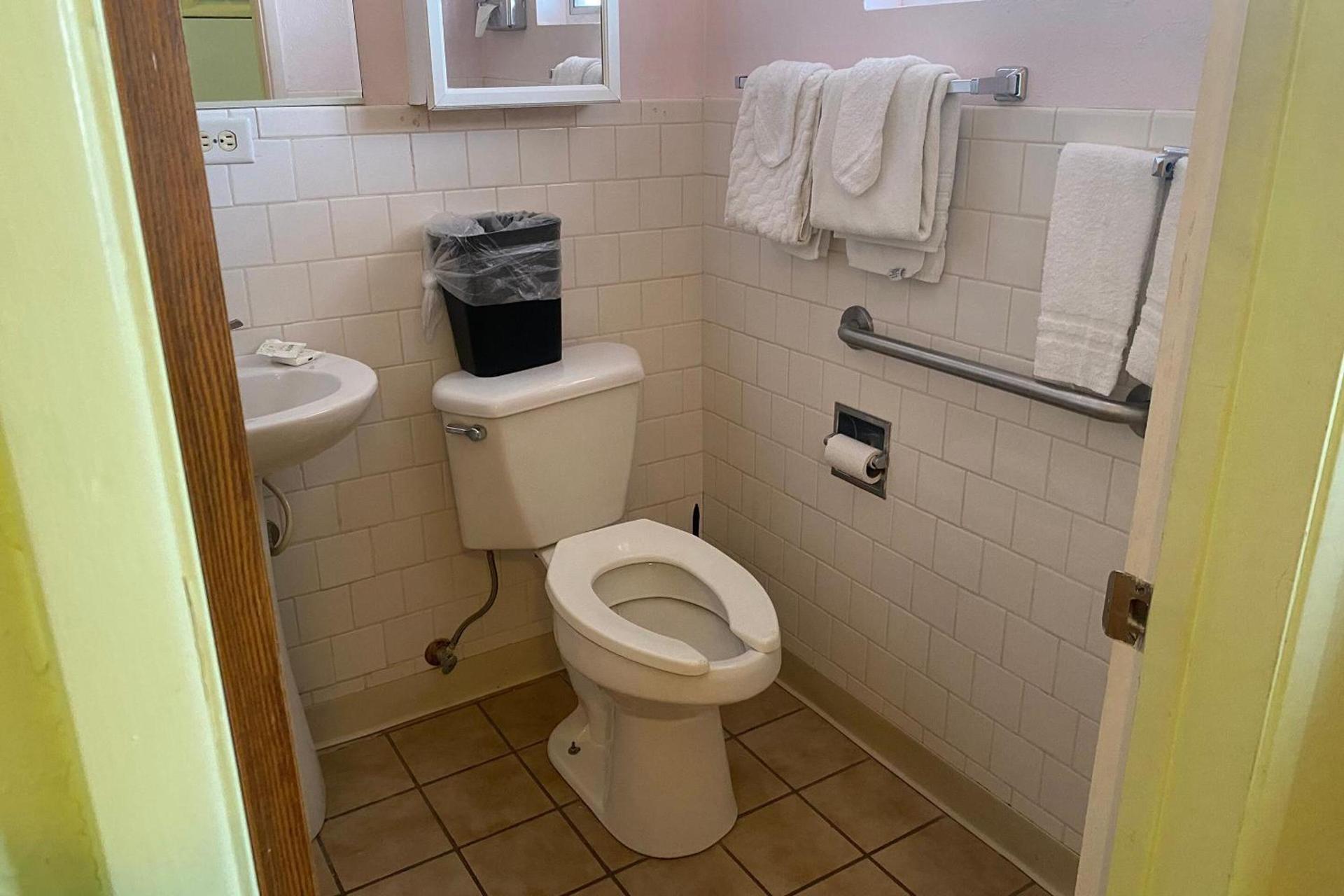 OYO Hotel Yuma AZ Desert Grove photo 30