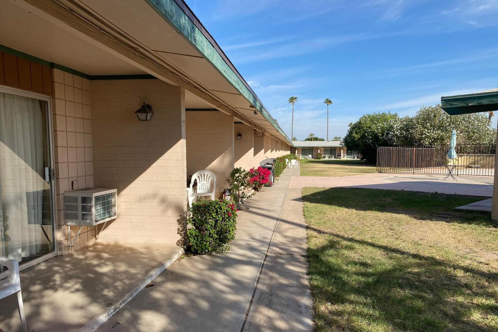 OYO Hotel Yuma AZ Desert Grove photo 21