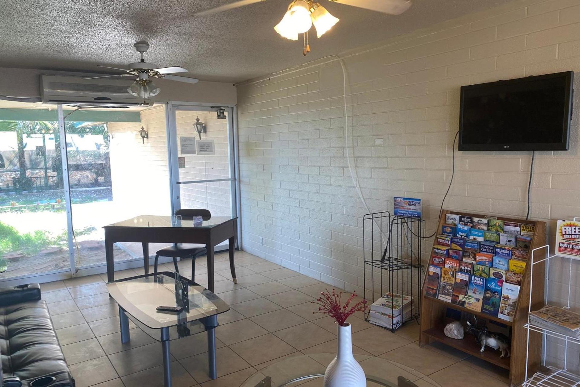 OYO Hotel Yuma AZ Desert Grove photo 15