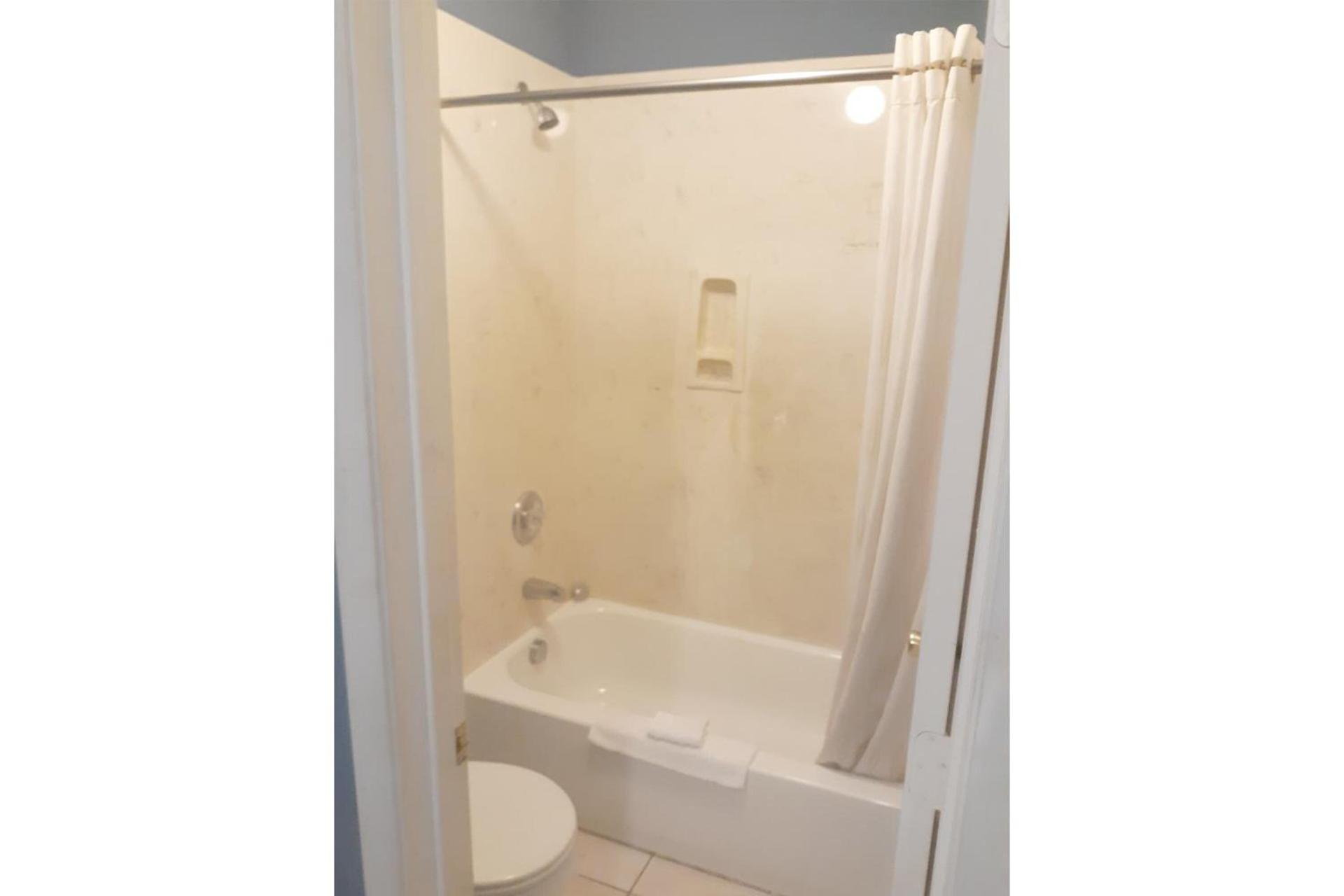 Rodeway Inn photo 45