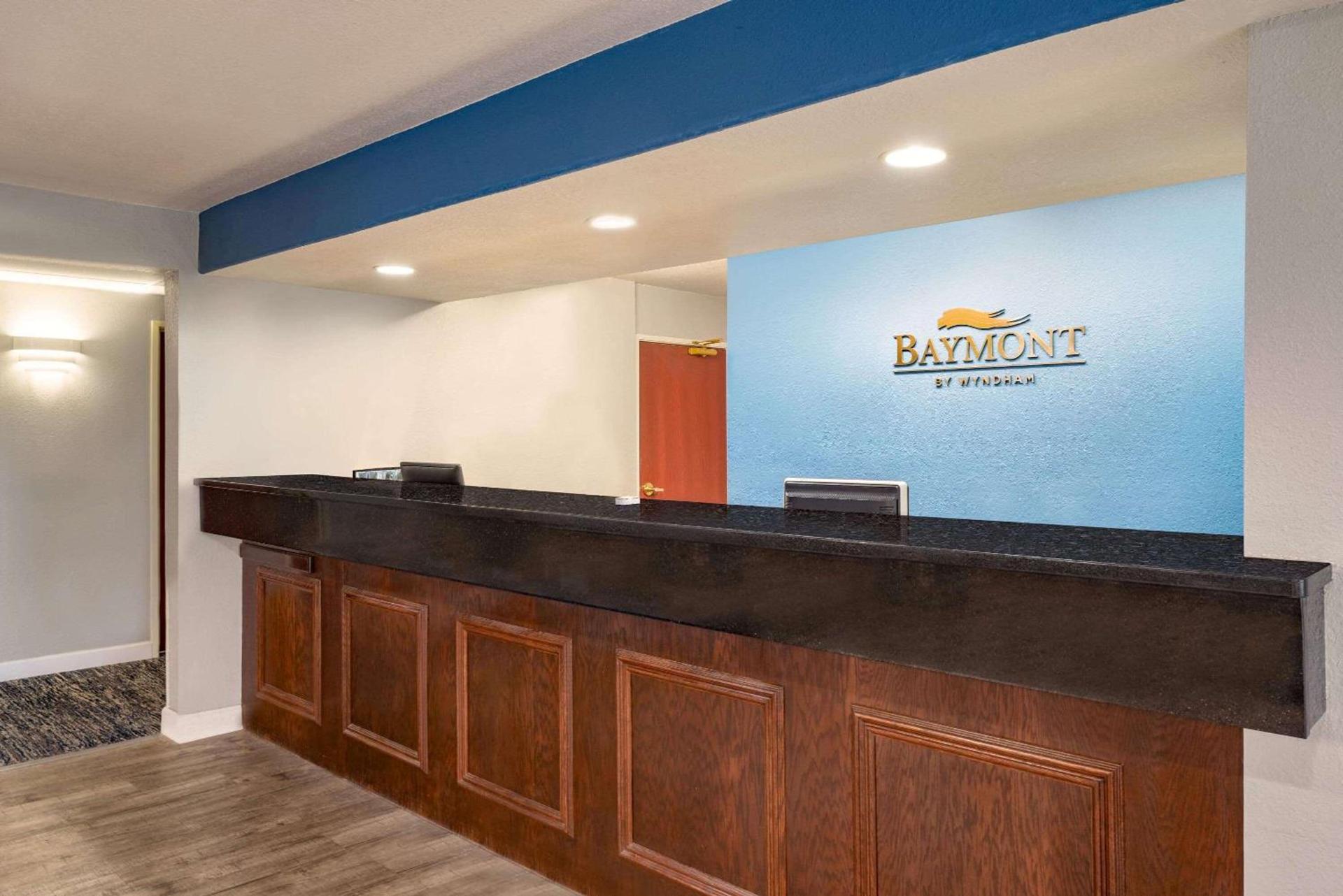 Baymont Toledo Airport Hotel Swanton photo 3