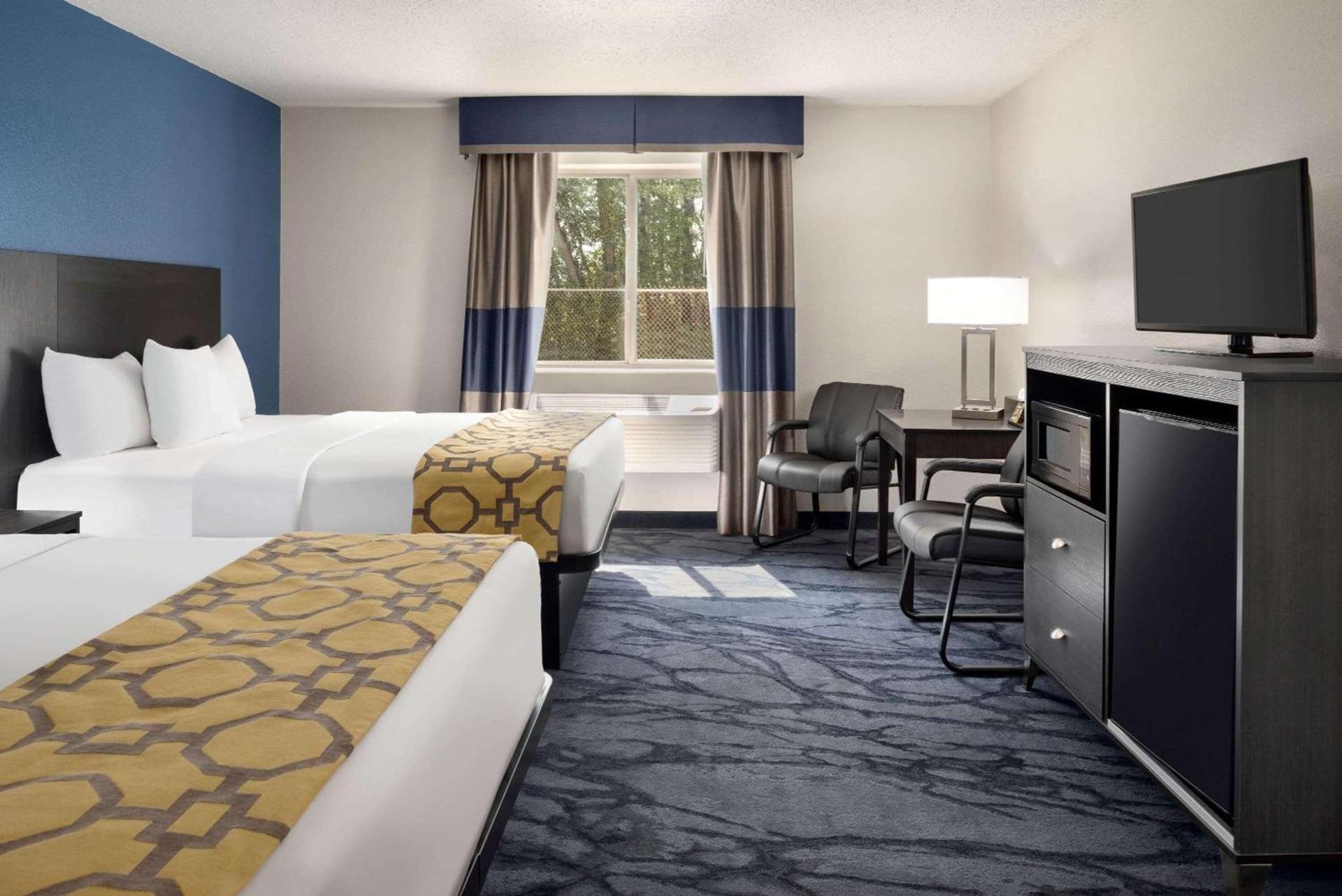 Baymont Toledo Airport Hotel Swanton photo 13