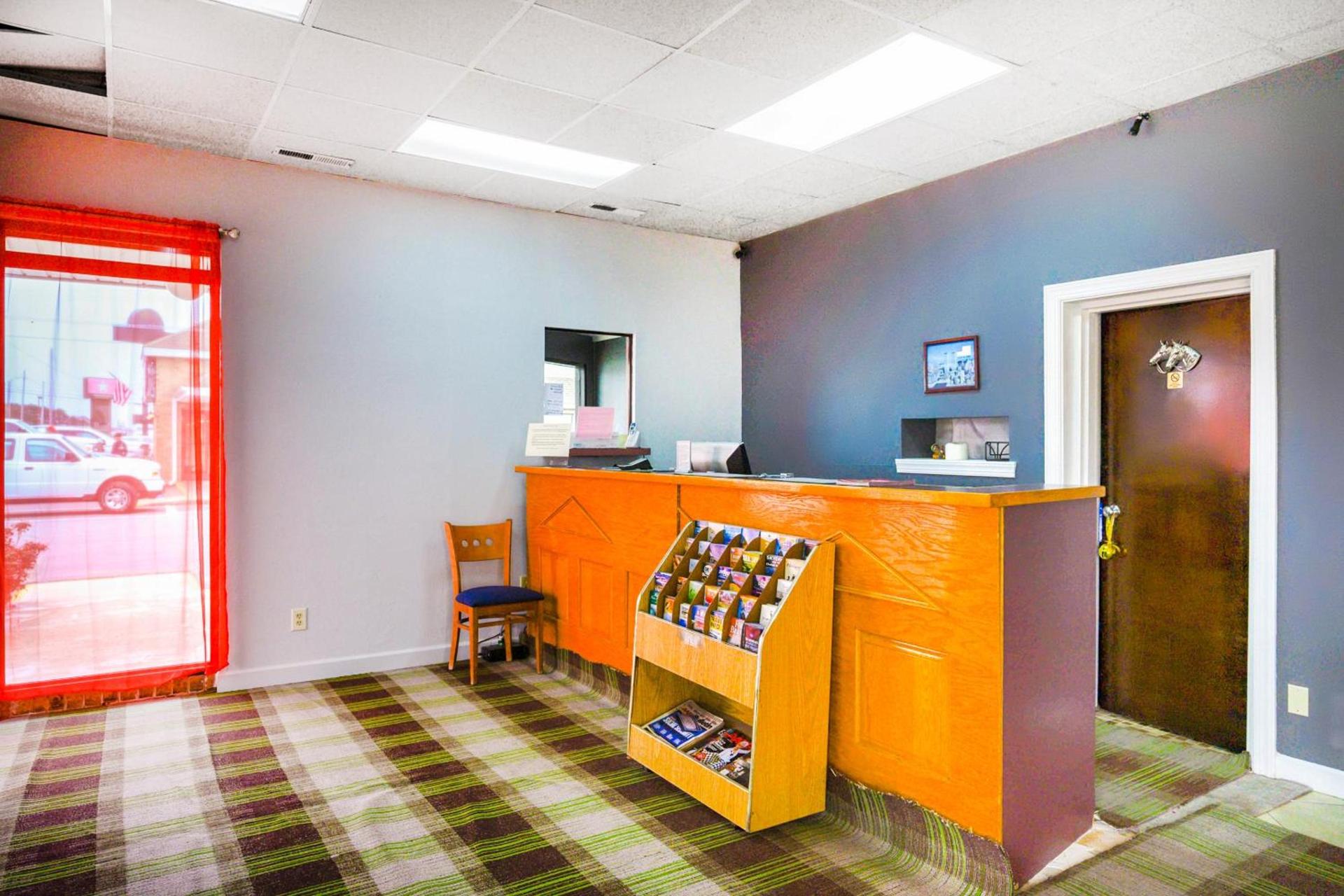 OYO Hotel Williamston photo 36