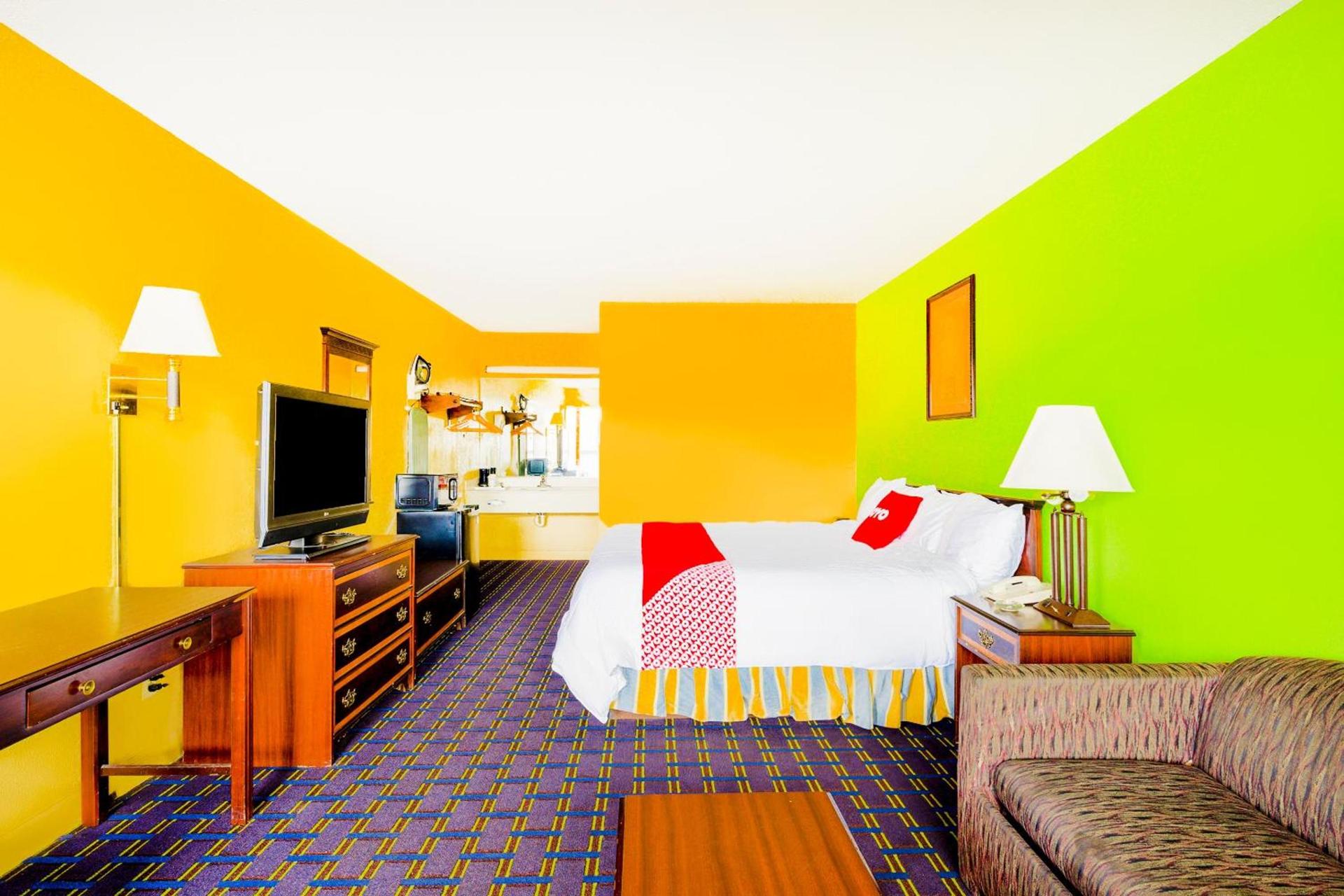 OYO Hotel Williamston photo 12