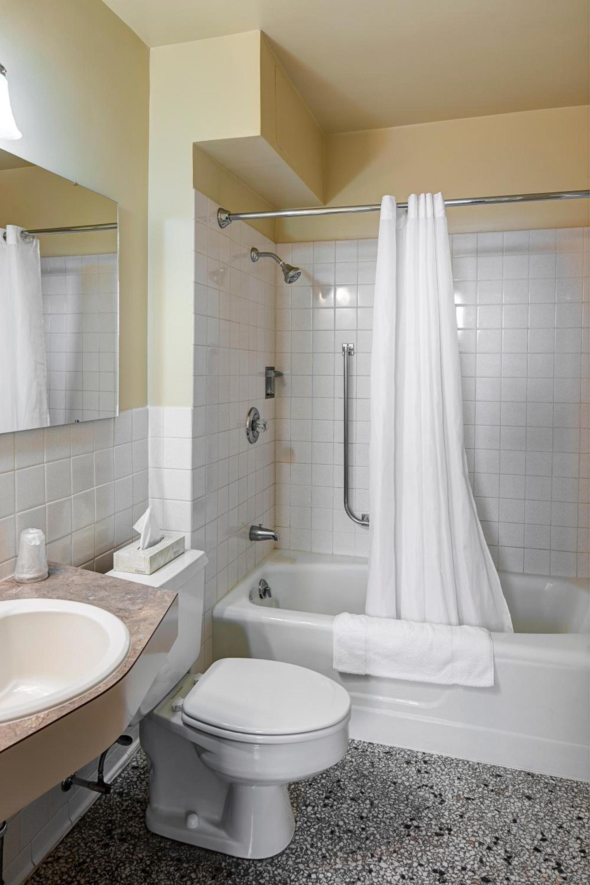 Finlen Hotel and Motor Inn photo 14