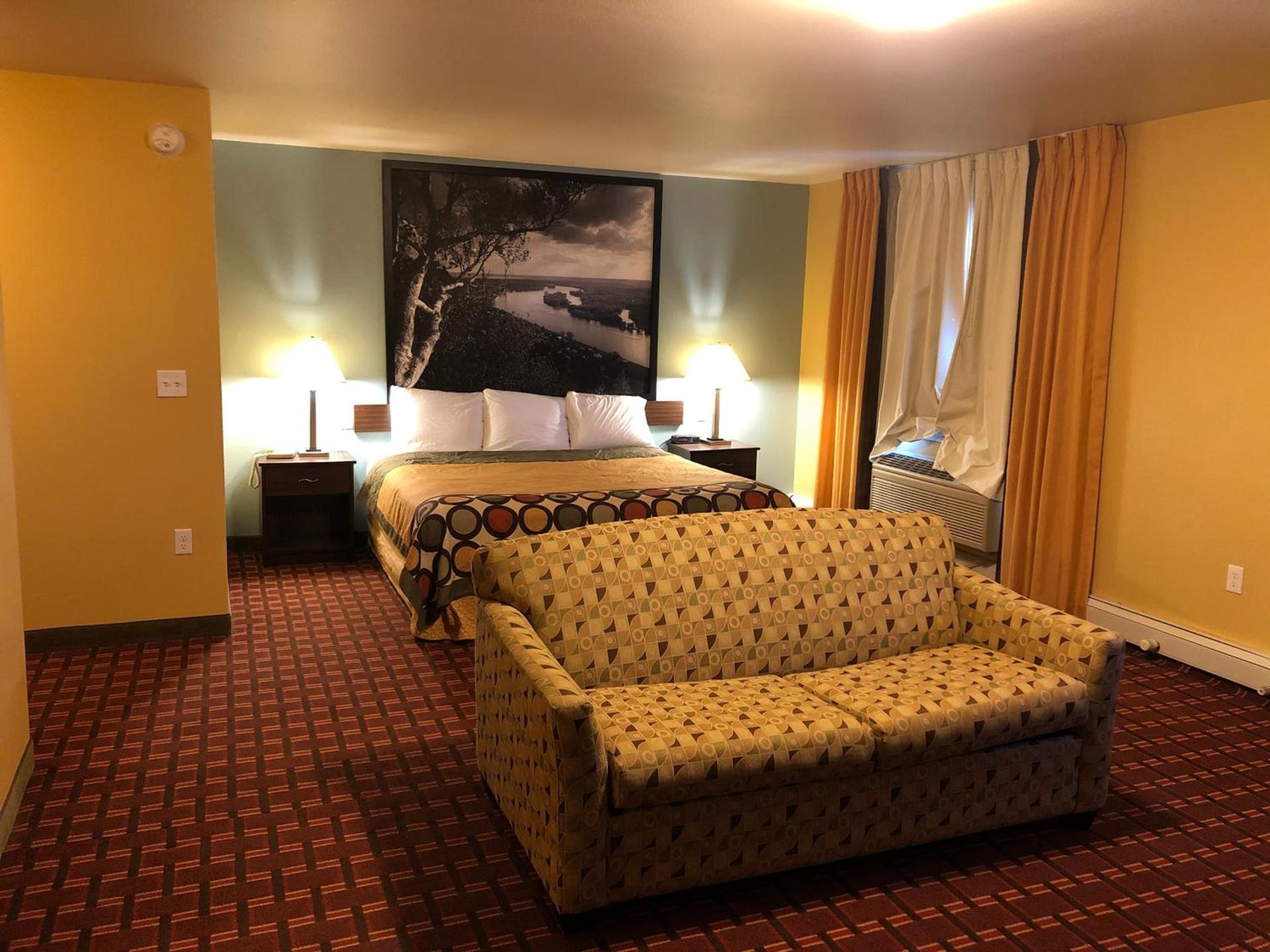 Super 8 by Wyndham Plover Stevens Point Area photo 12