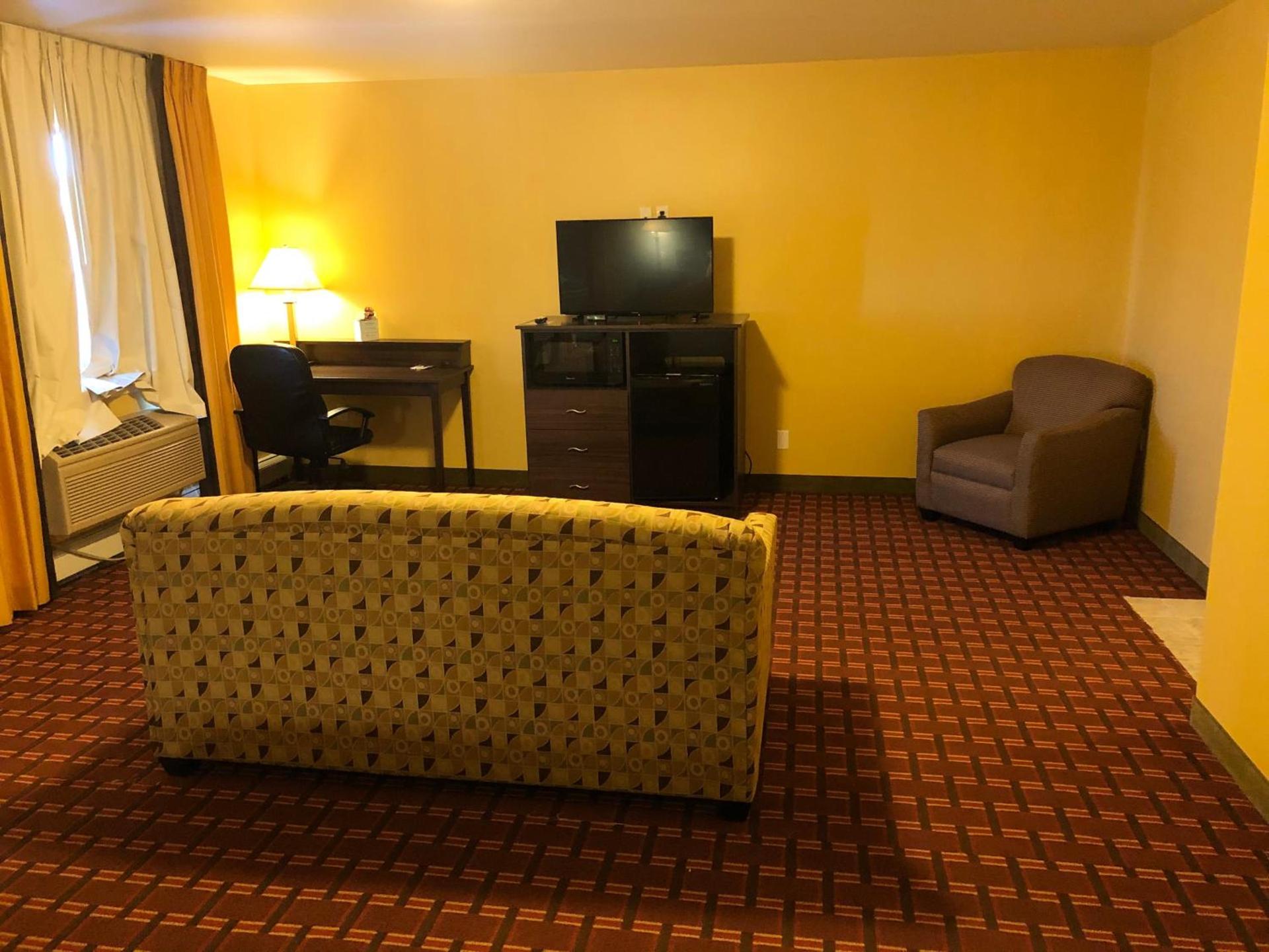 Super 8 by Wyndham Plover Stevens Point Area photo 11