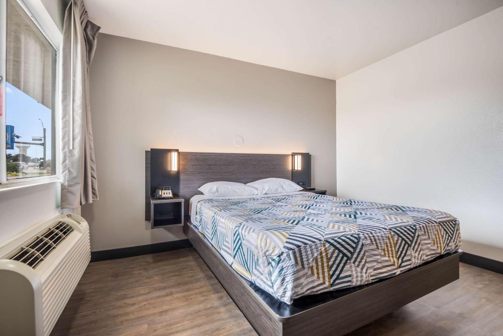 Motel 6-College Station, TX - Bryan photo 16