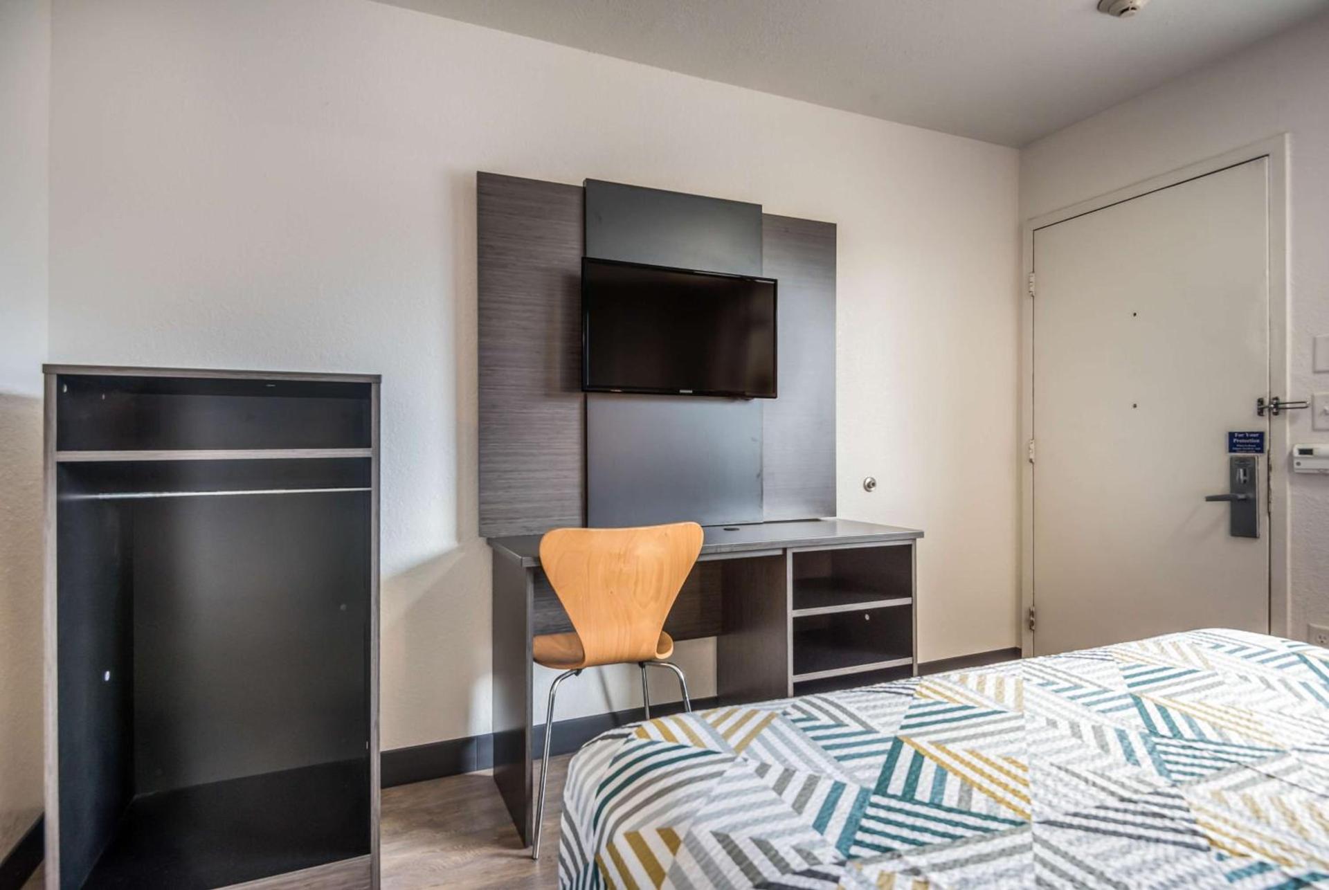 Motel 6-College Station, TX - Bryan photo 21