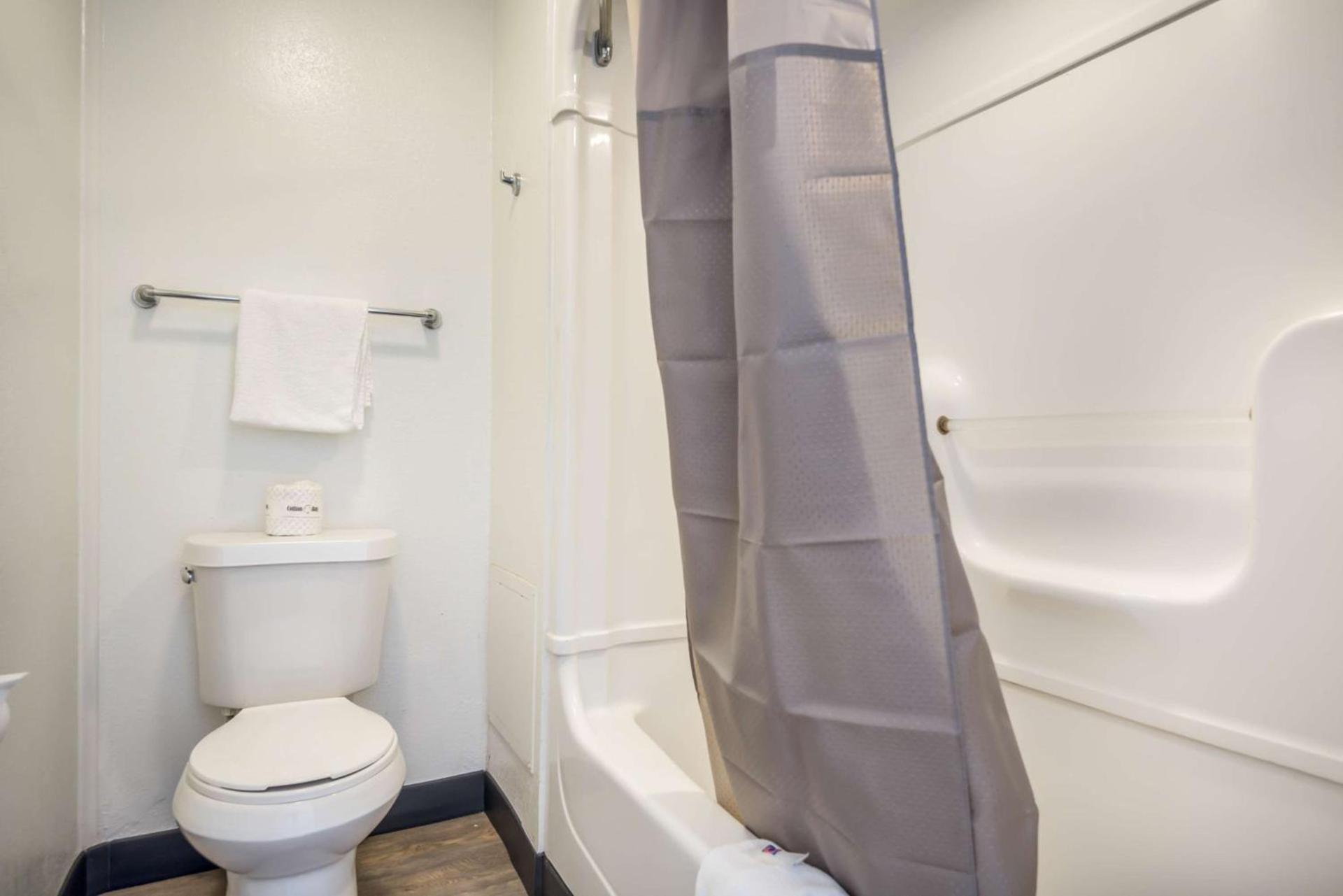 Motel 6-College Station, TX - Bryan photo 28