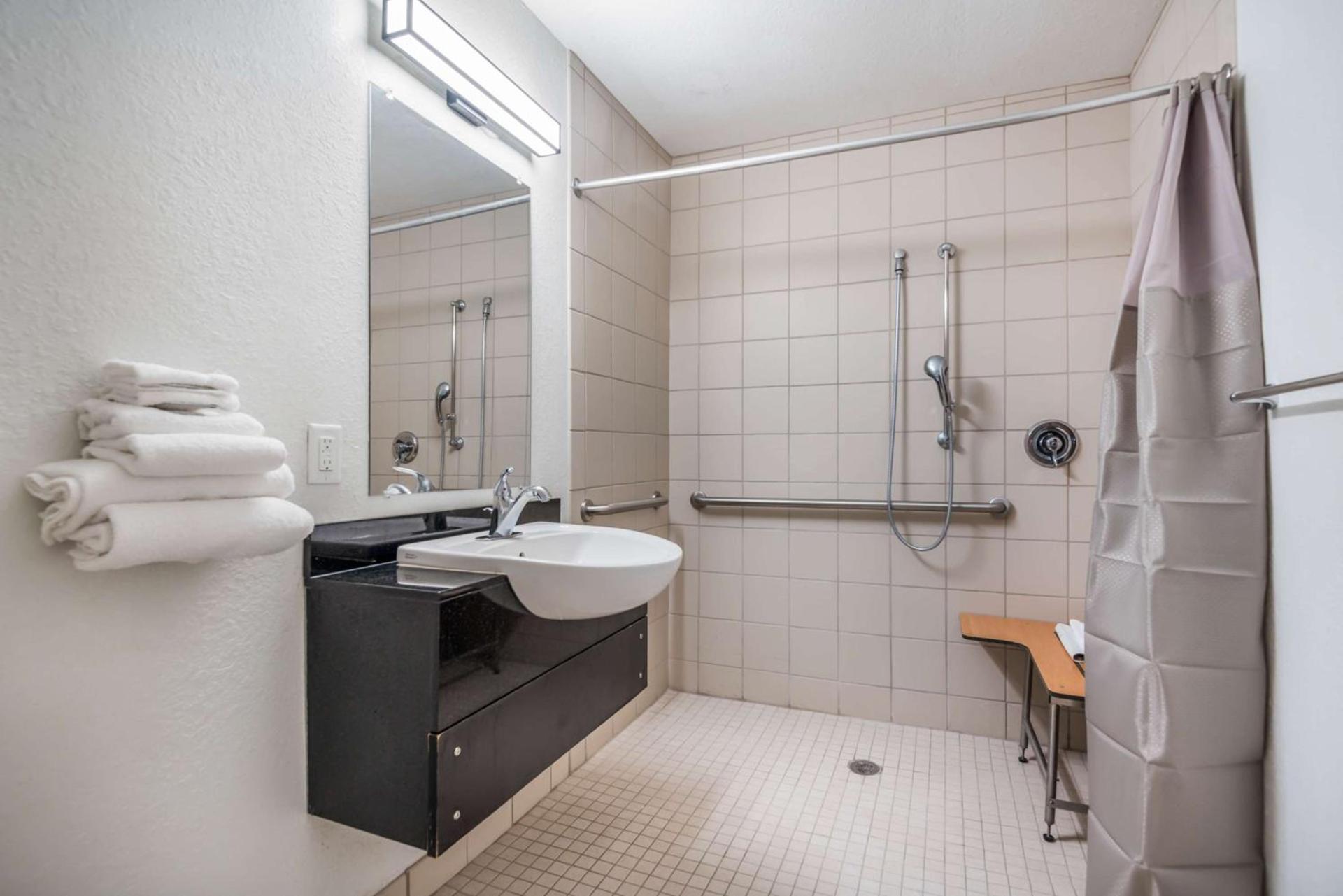 Motel 6-College Station, TX - Bryan photo 30