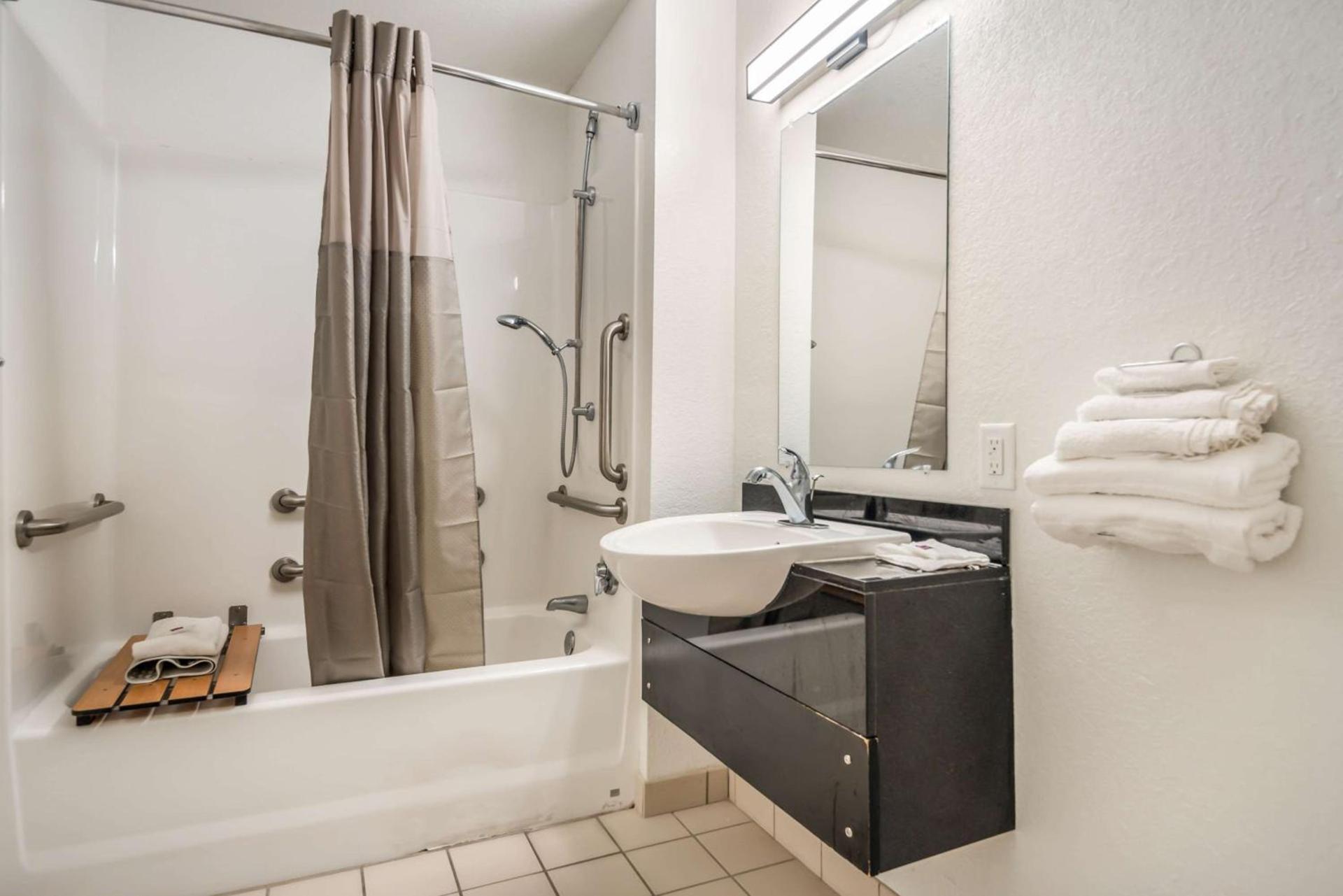 Motel 6-College Station, TX - Bryan photo 31