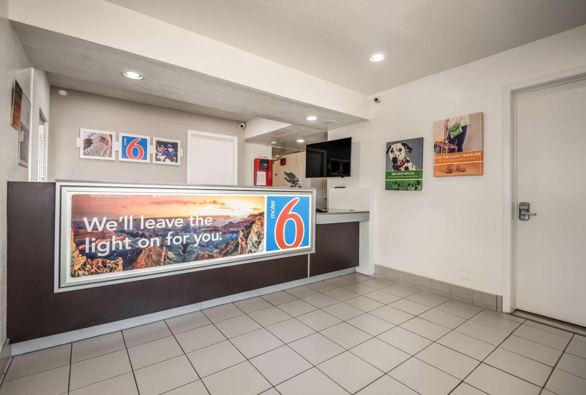 Motel 6-College Station, TX - Bryan photo 32