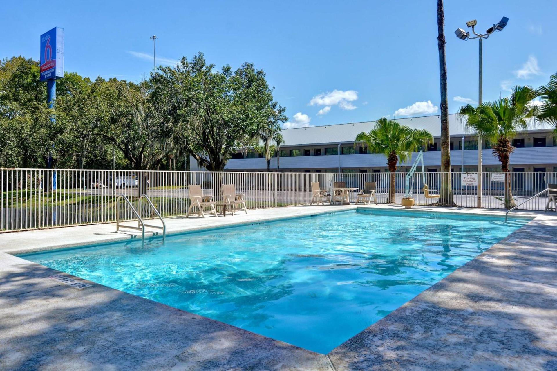 Studio 6 Extended Stay - Jacksonville, FL - Baymeadows photo 2