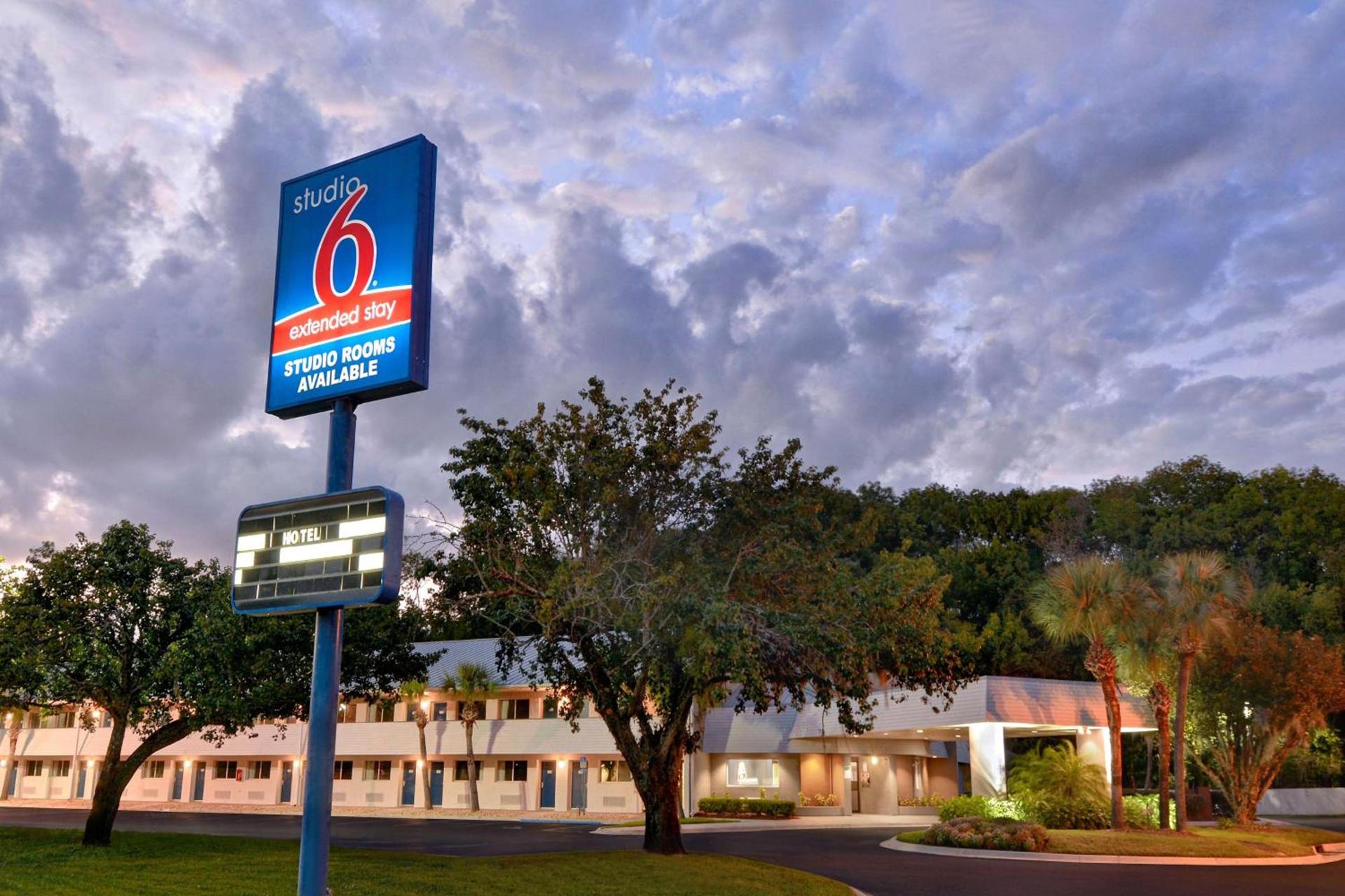 Studio 6 Extended Stay - Jacksonville, FL - Baymeadows photo 10