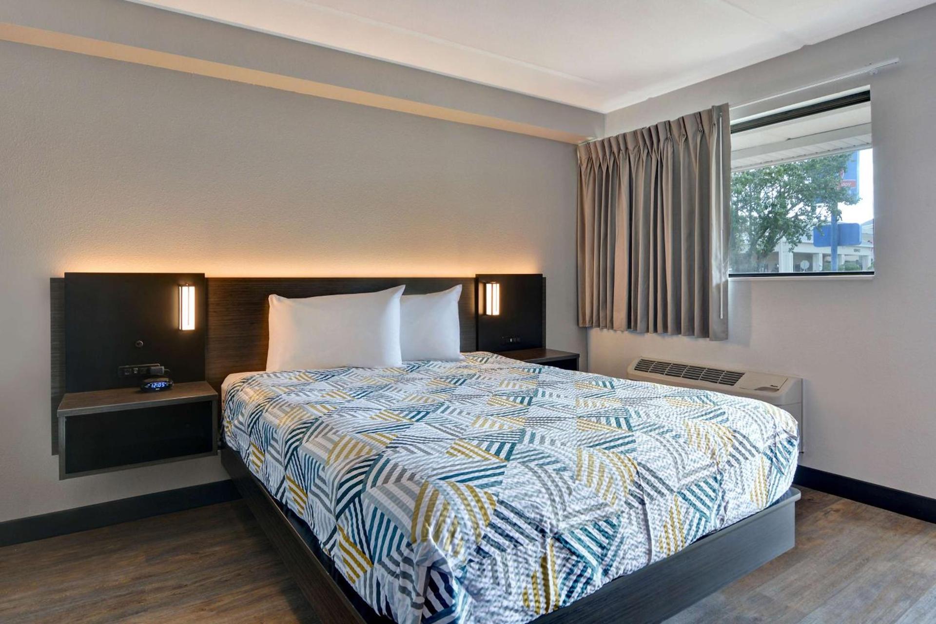 Studio 6 Extended Stay - Jacksonville, FL - Baymeadows photo 18