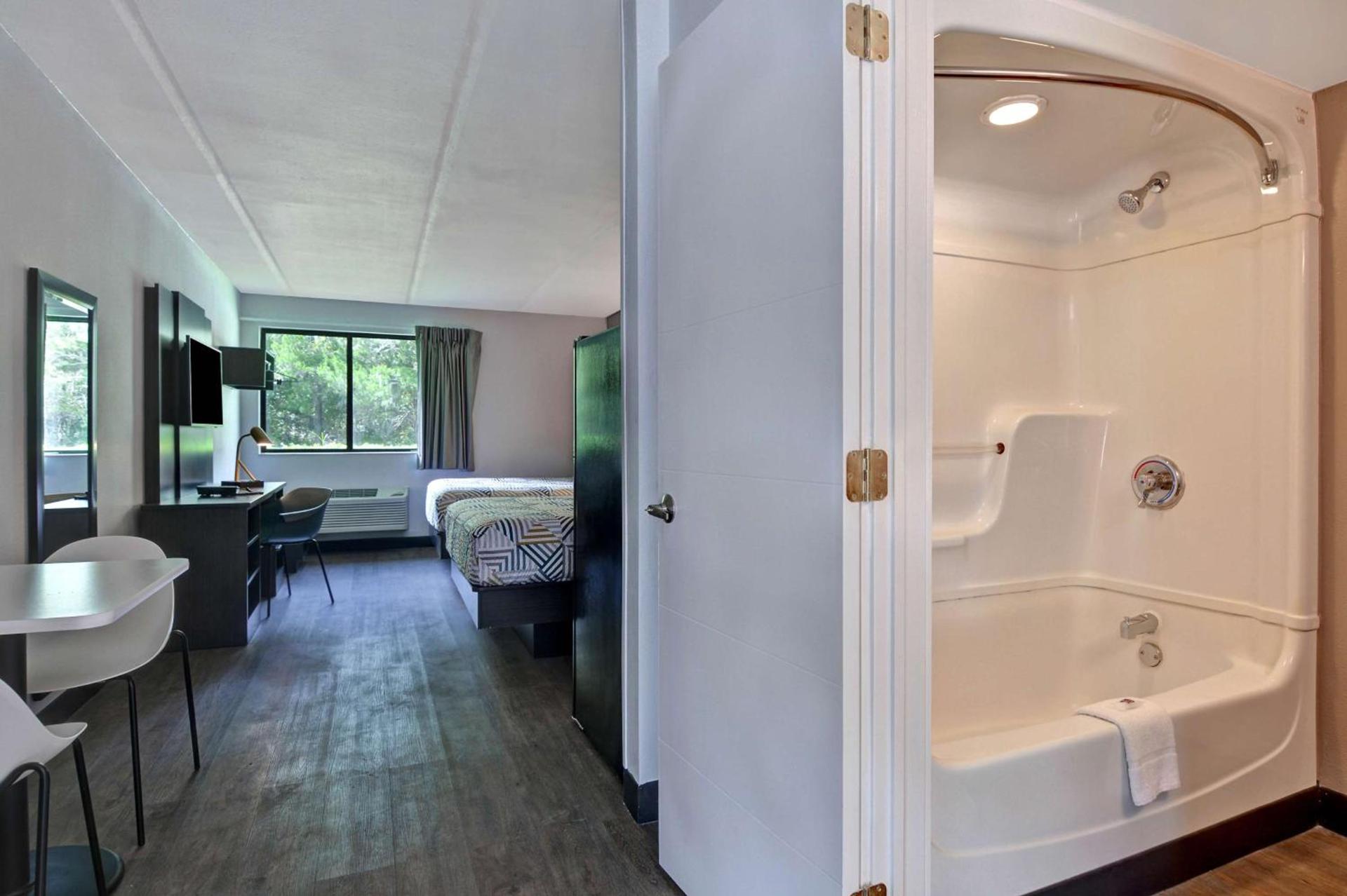 Studio 6 Extended Stay - Jacksonville, FL - Baymeadows photo 20