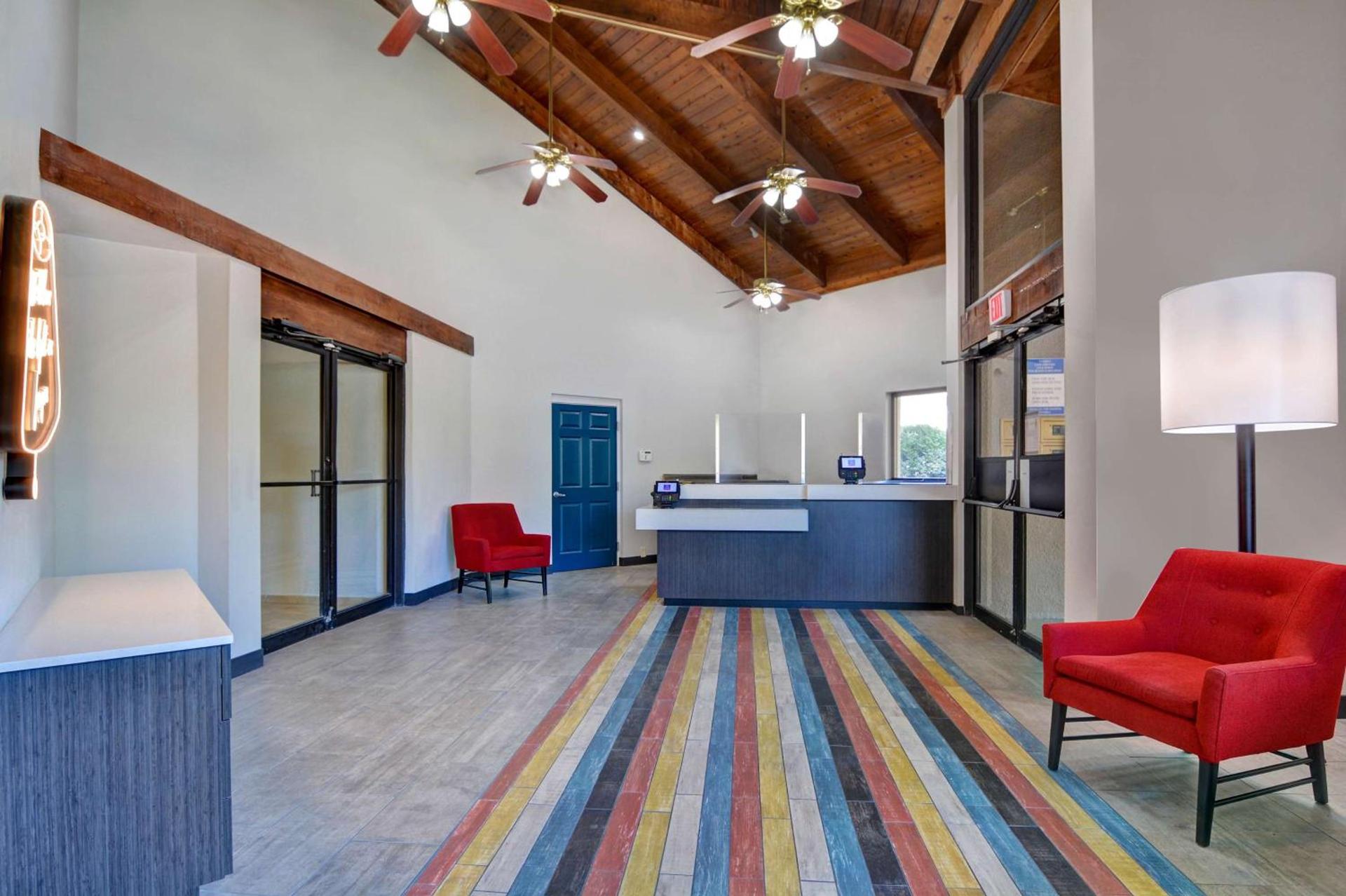 Studio 6 Extended Stay - Jacksonville, FL - Baymeadows photo 28