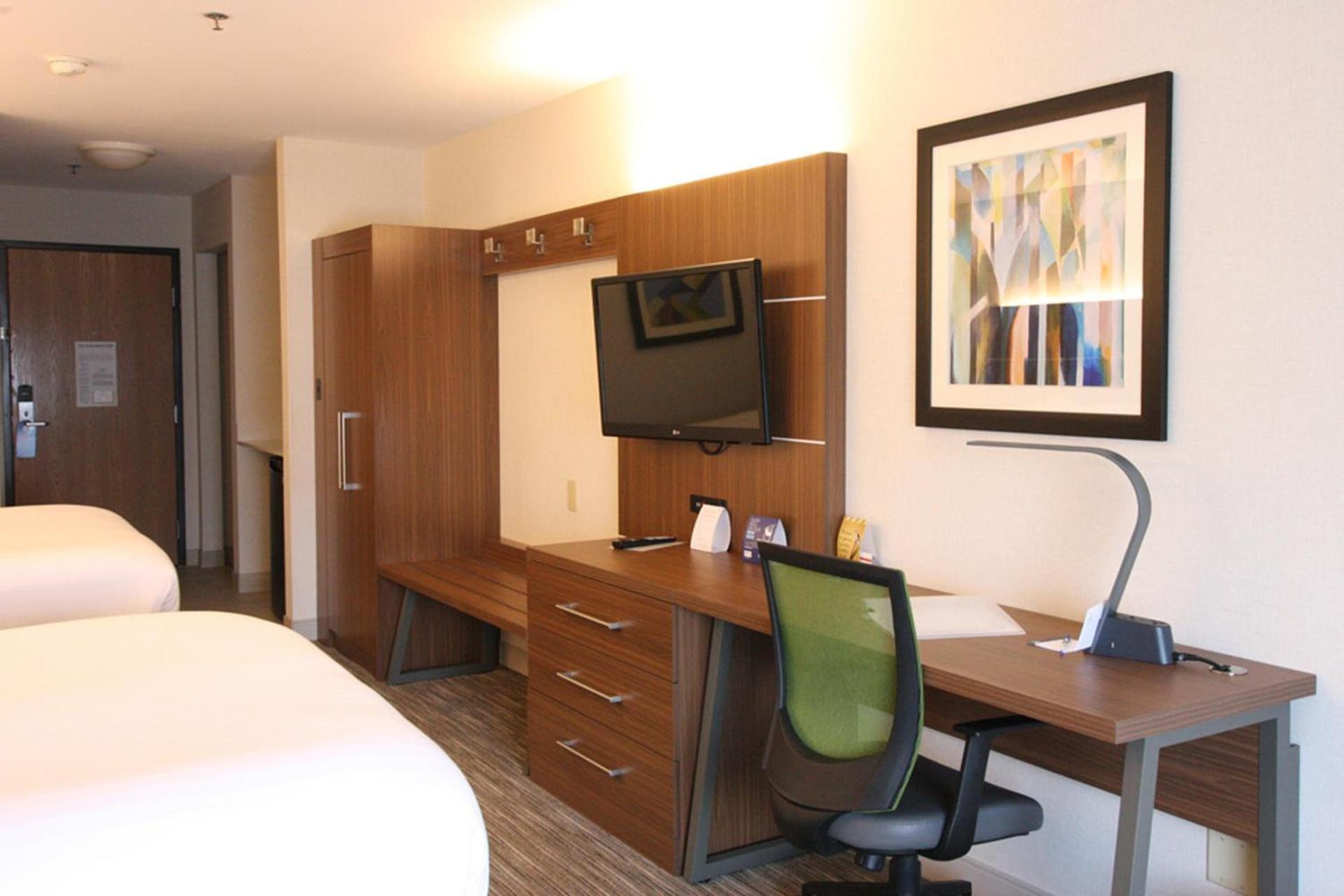 Holiday Inn Express Branford-New Haven by IHG photo 54