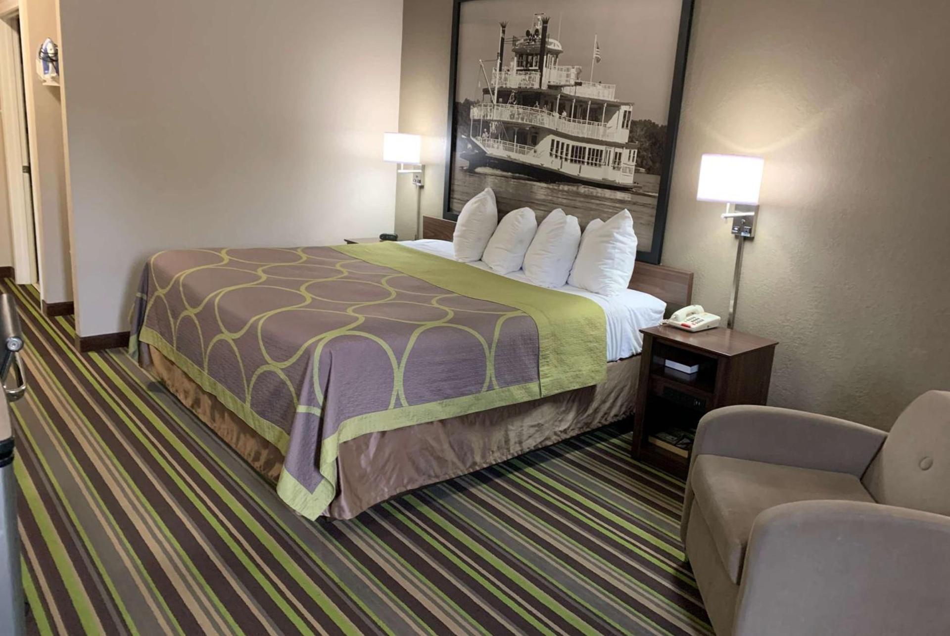 Super 8 by Wyndham Hernando photo 42