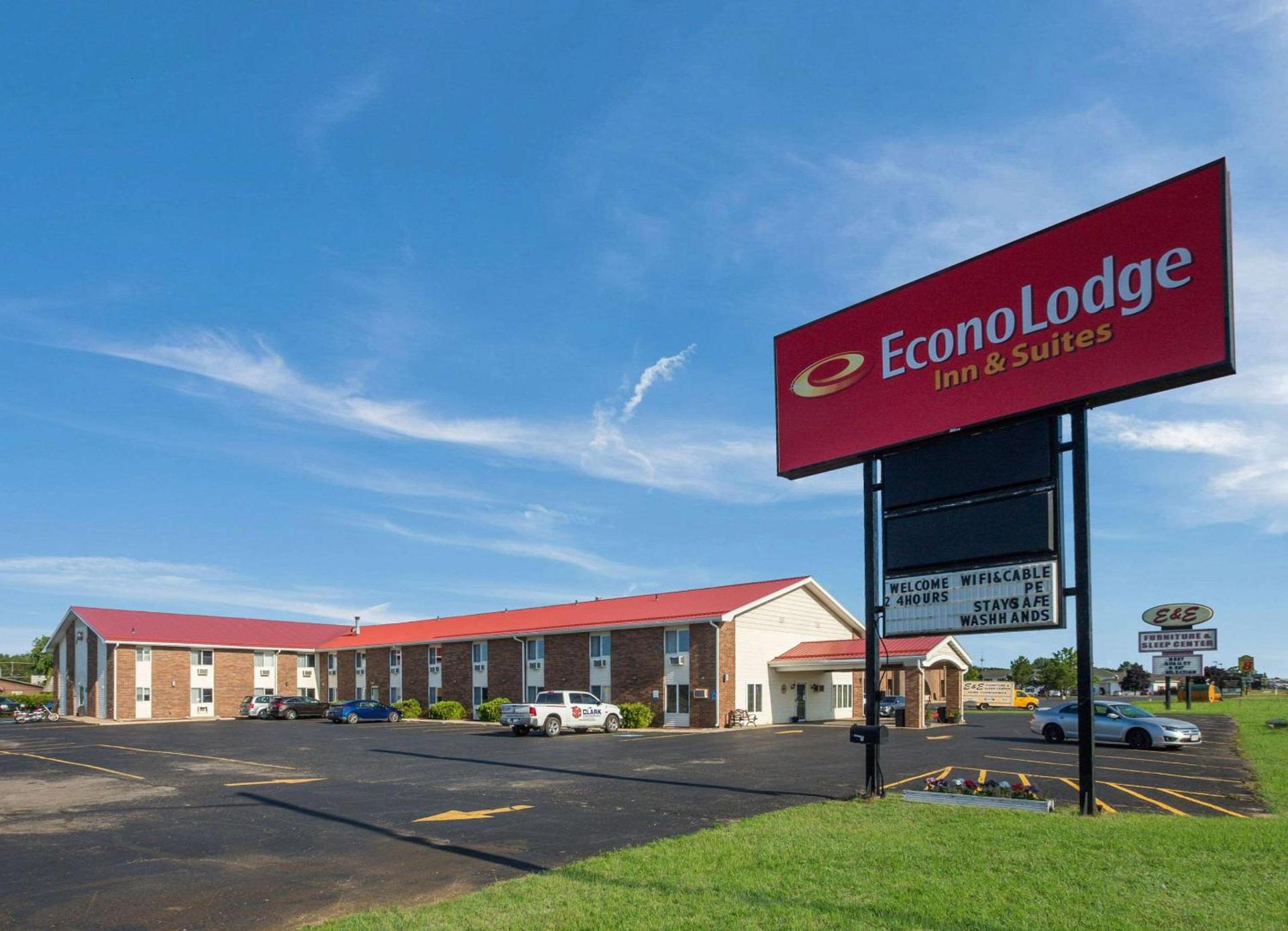 Econo Lodge Inn & Suites Escanaba North photo 2