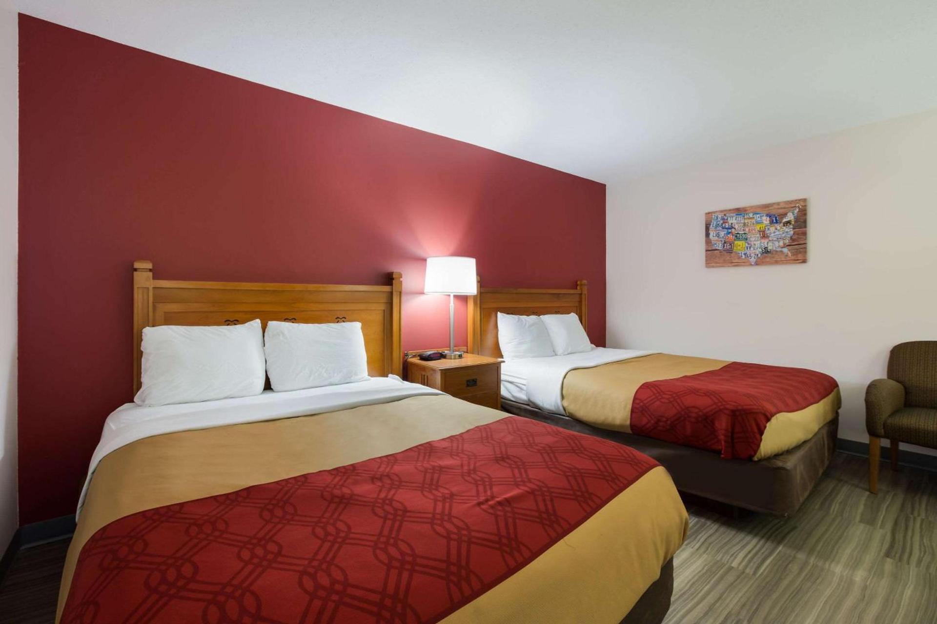 Econo Lodge Inn & Suites Escanaba North photo 20
