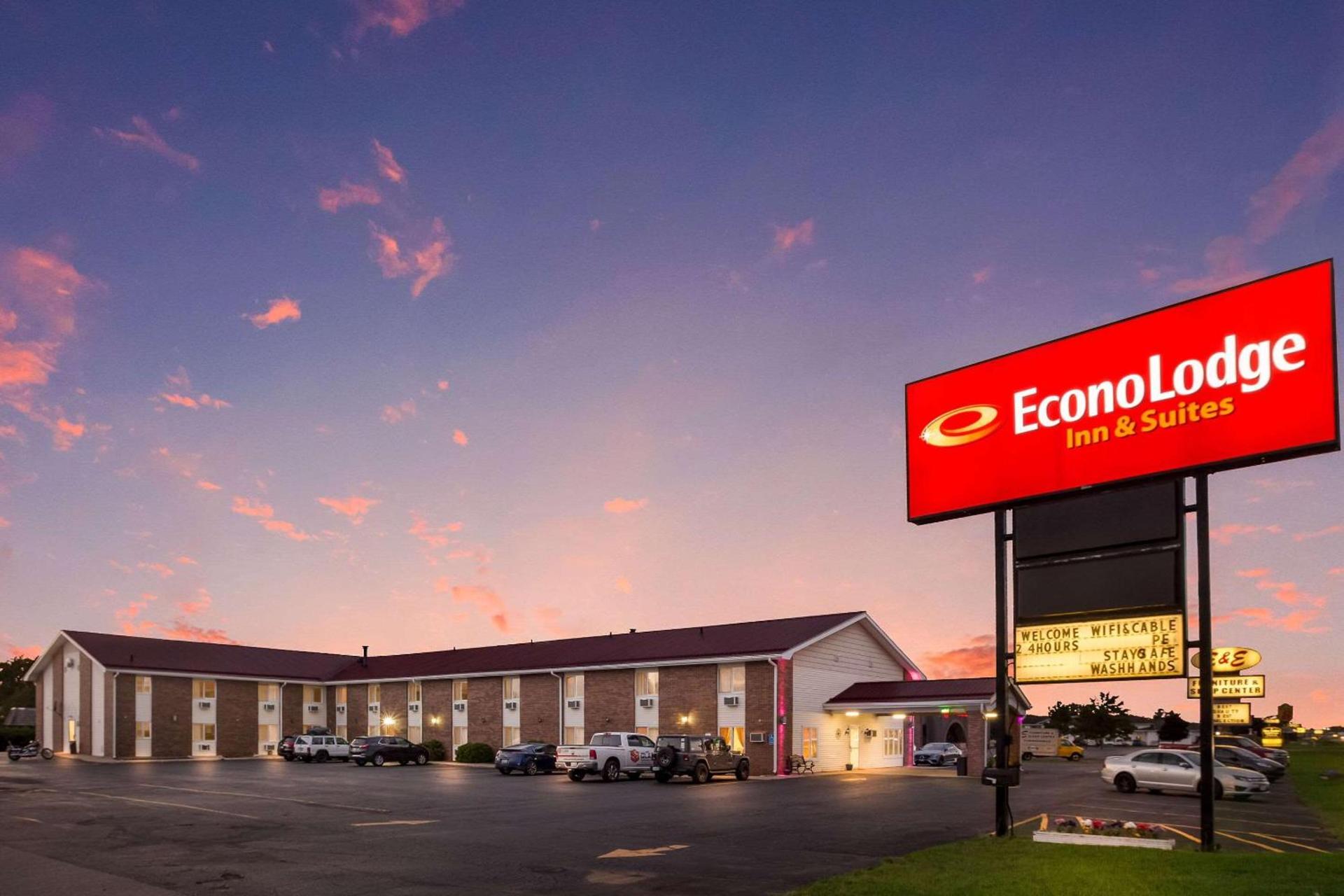 Econo Lodge Inn & Suites Escanaba North photo 39