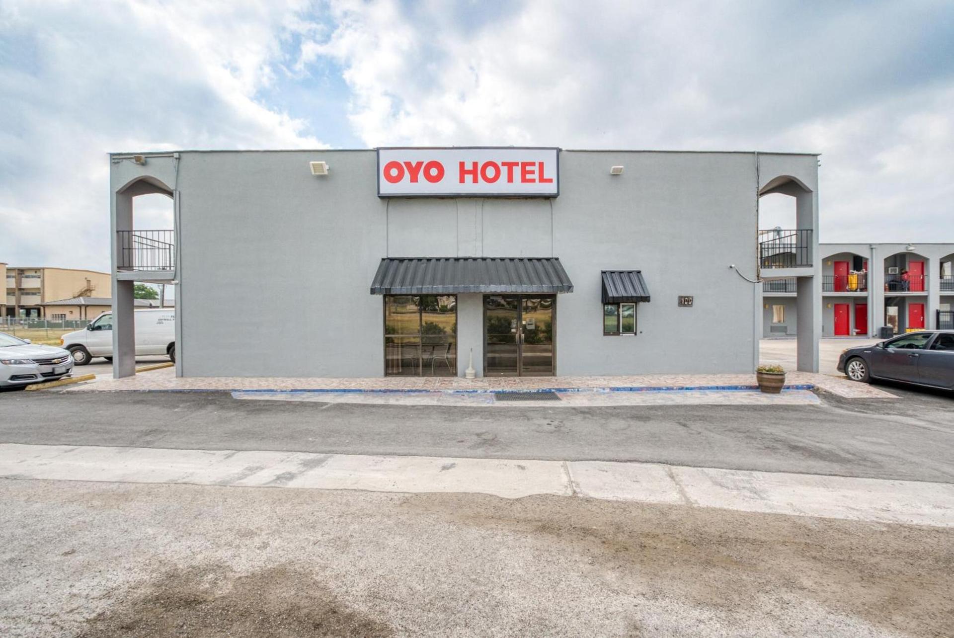 OYO Hotel San Antonio Lackland Air Force Base West photo 69